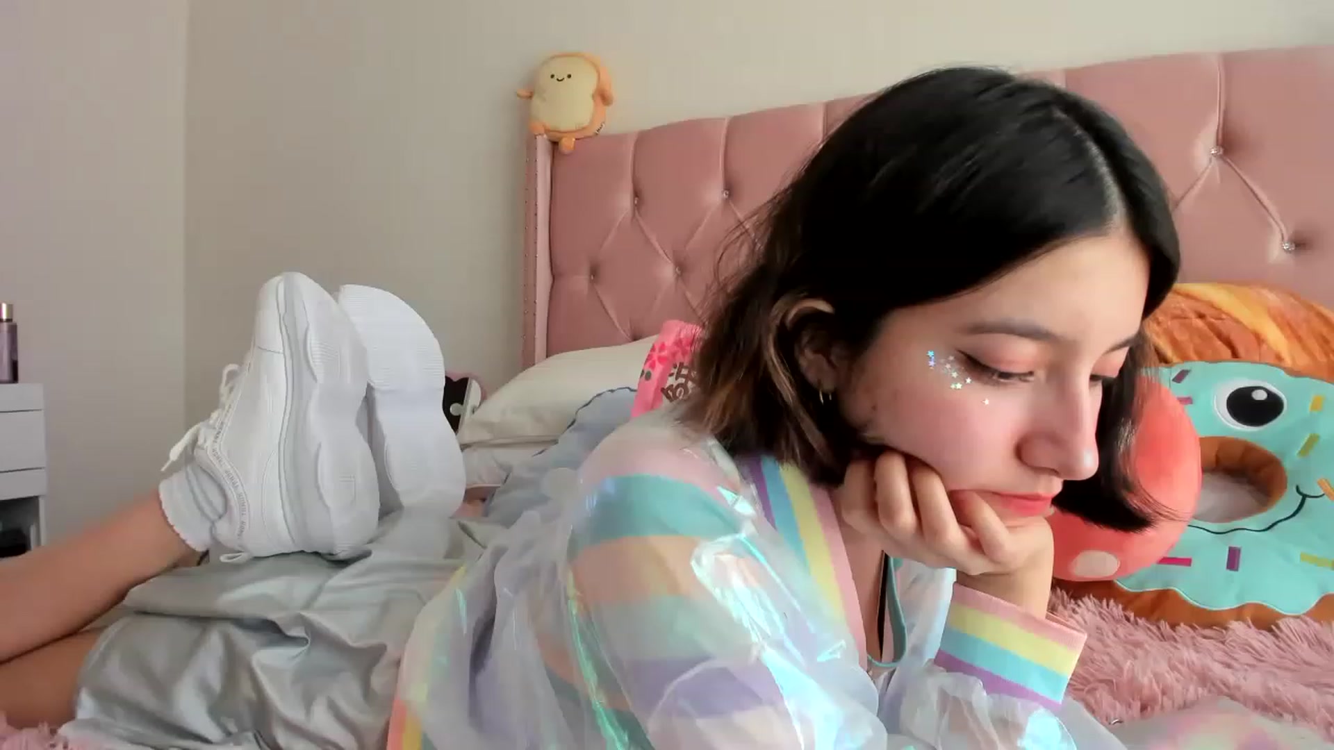 Gallery image thumbnail from Cherrycute666's myfreecams stream on, 03/14/2023, 18:35 image 6 of 20