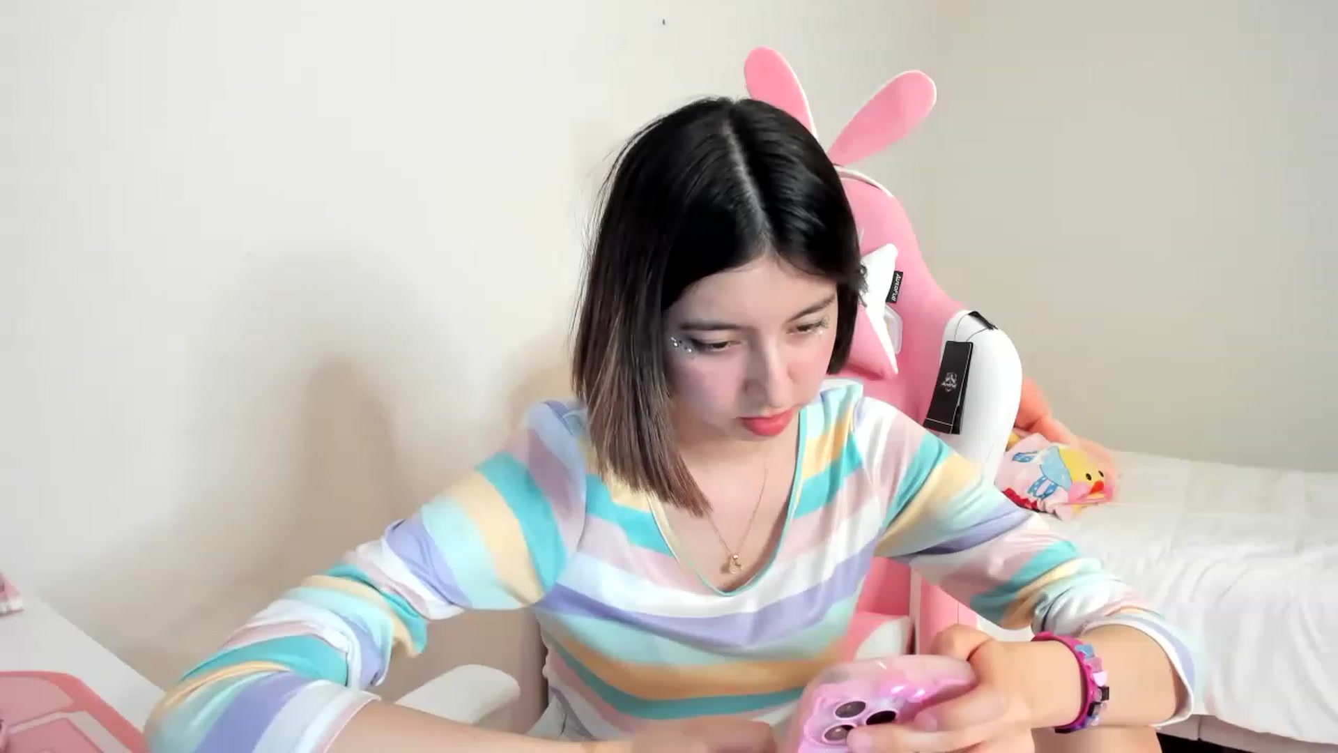 Gallery image thumbnail from Cherrycute666's myfreecams stream on, 03/15/2023, 04:23 image 4 of 20