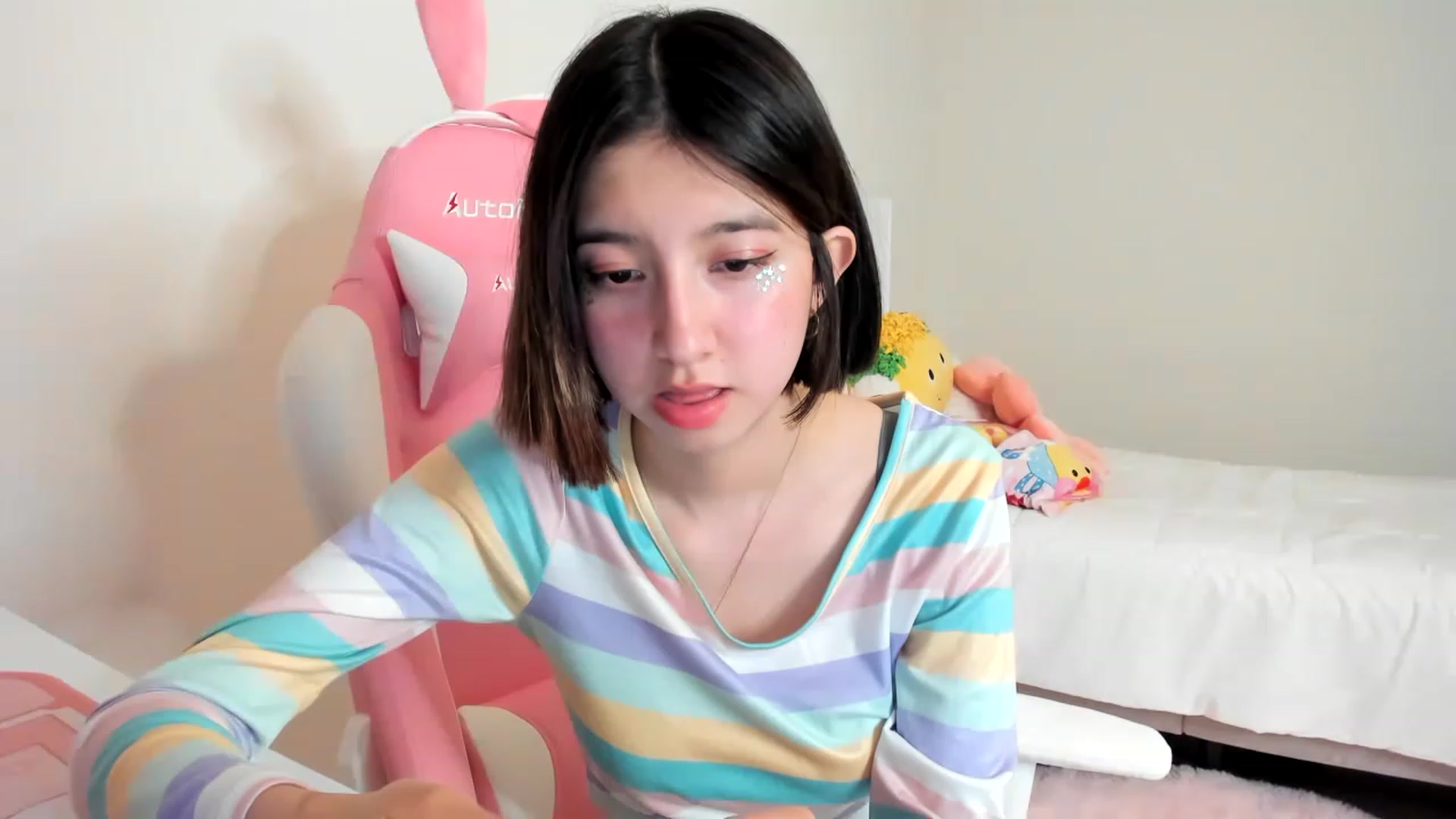 Gallery image thumbnail from Cherrycute666's myfreecams stream on, 03/15/2023, 04:23 image 15 of 20