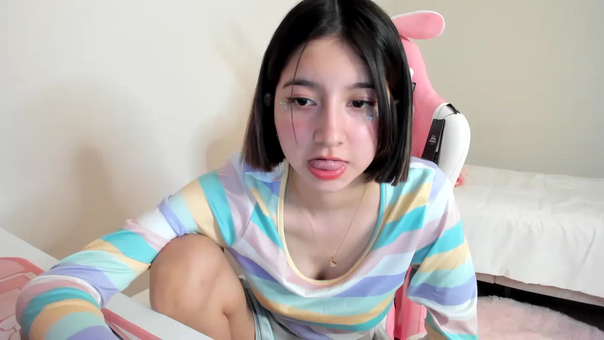 Gallery image thumbnail from Cherrycute666's myfreecams stream on, 03/15/2023, 04:23 image 13 of 20