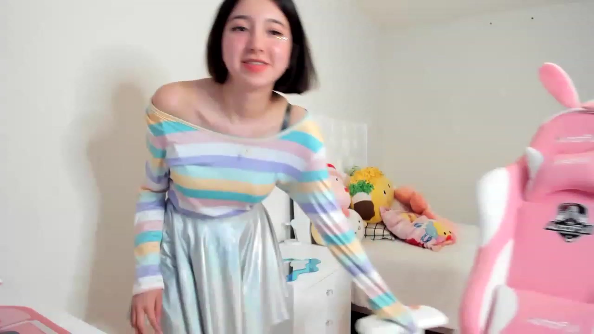 Gallery image thumbnail from Cherrycute666's myfreecams stream on, 03/15/2023, 04:23 image 12 of 20