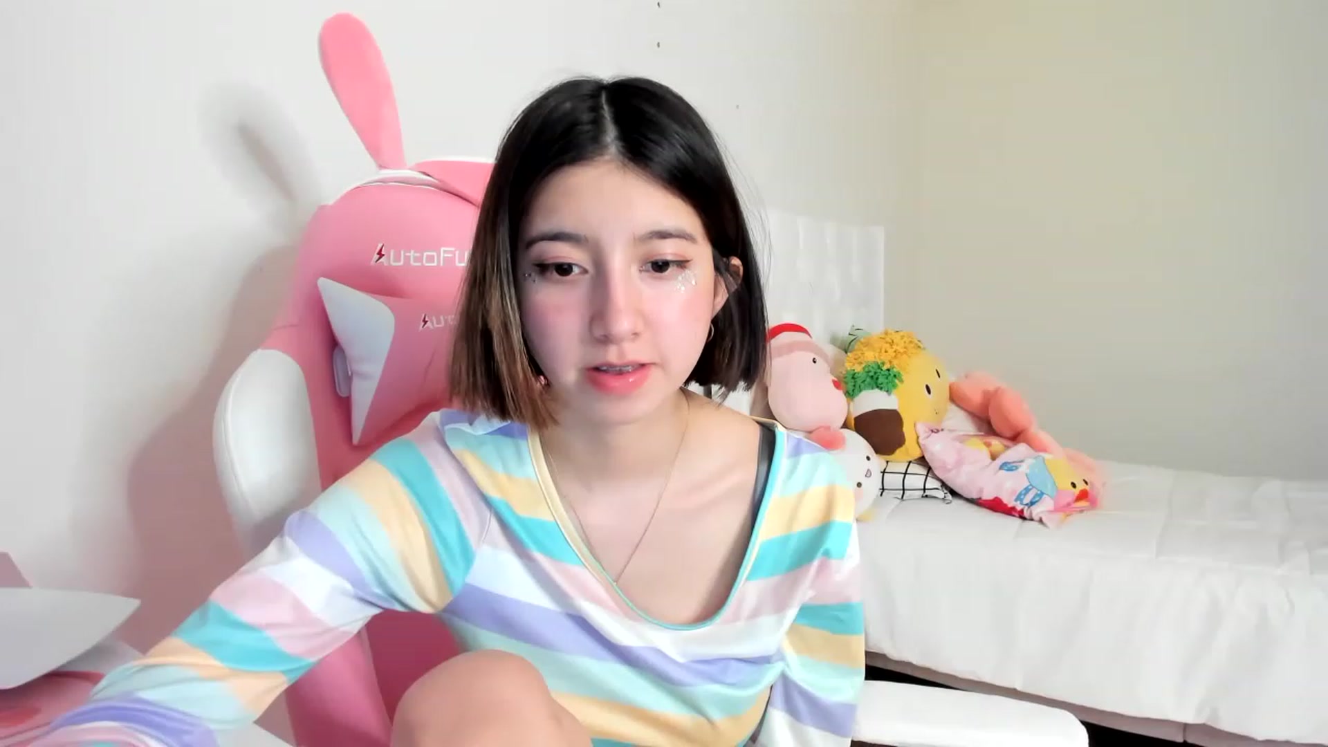 Gallery image thumbnail from Cherrycute666's myfreecams stream on, 03/15/2023, 07:04 image 7 of 20