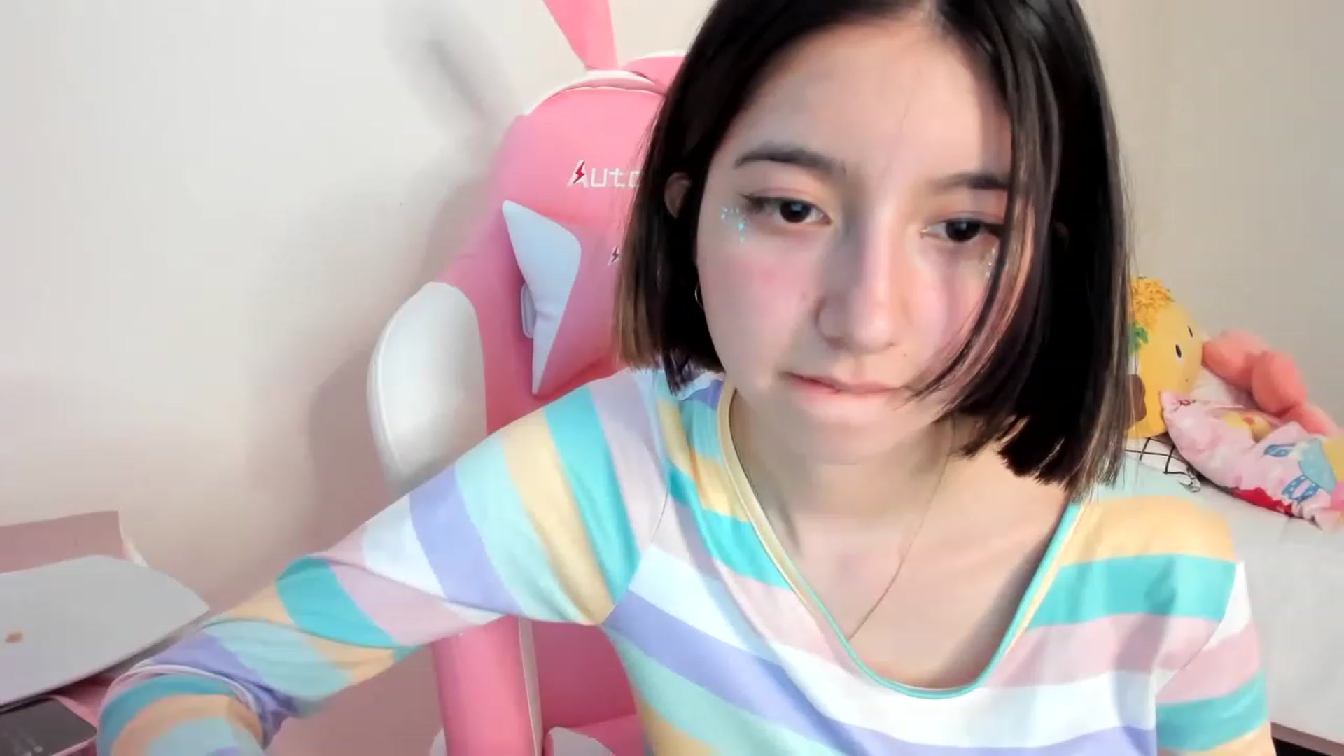 Gallery image thumbnail from Cherrycute666's myfreecams stream on, 03/15/2023, 07:04 image 13 of 20