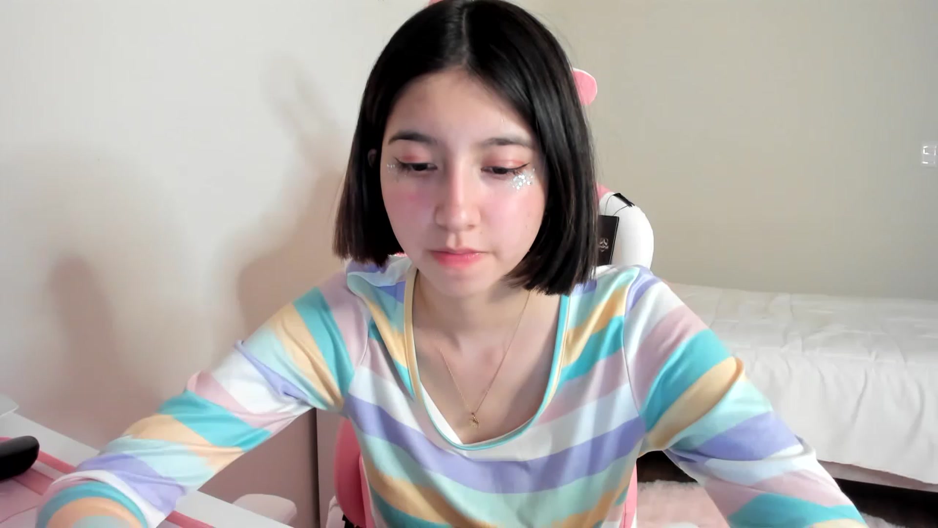 Gallery image thumbnail from Cherrycute666's myfreecams stream on, 03/15/2023, 07:04 image 19 of 20