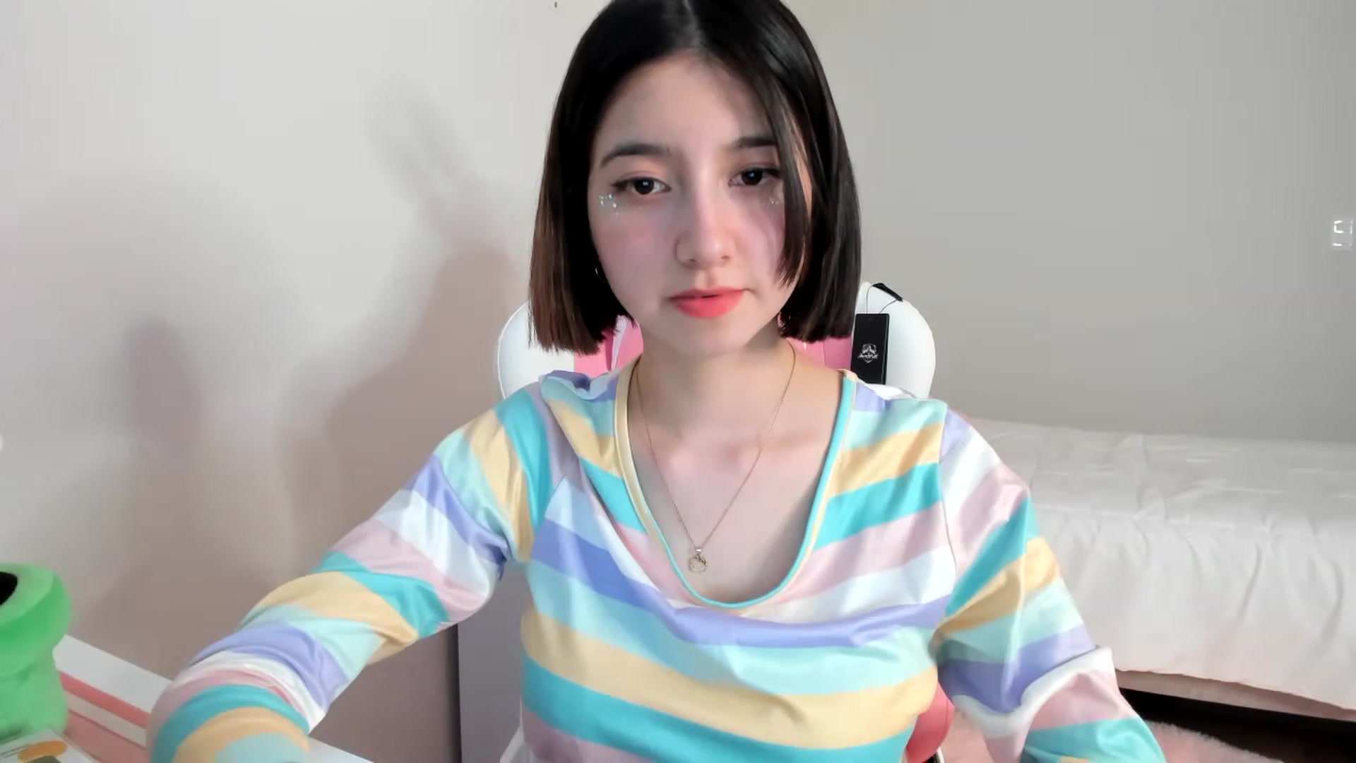Gallery image thumbnail from Cherrycute666's myfreecams stream on, 03/15/2023, 08:17 image 17 of 20