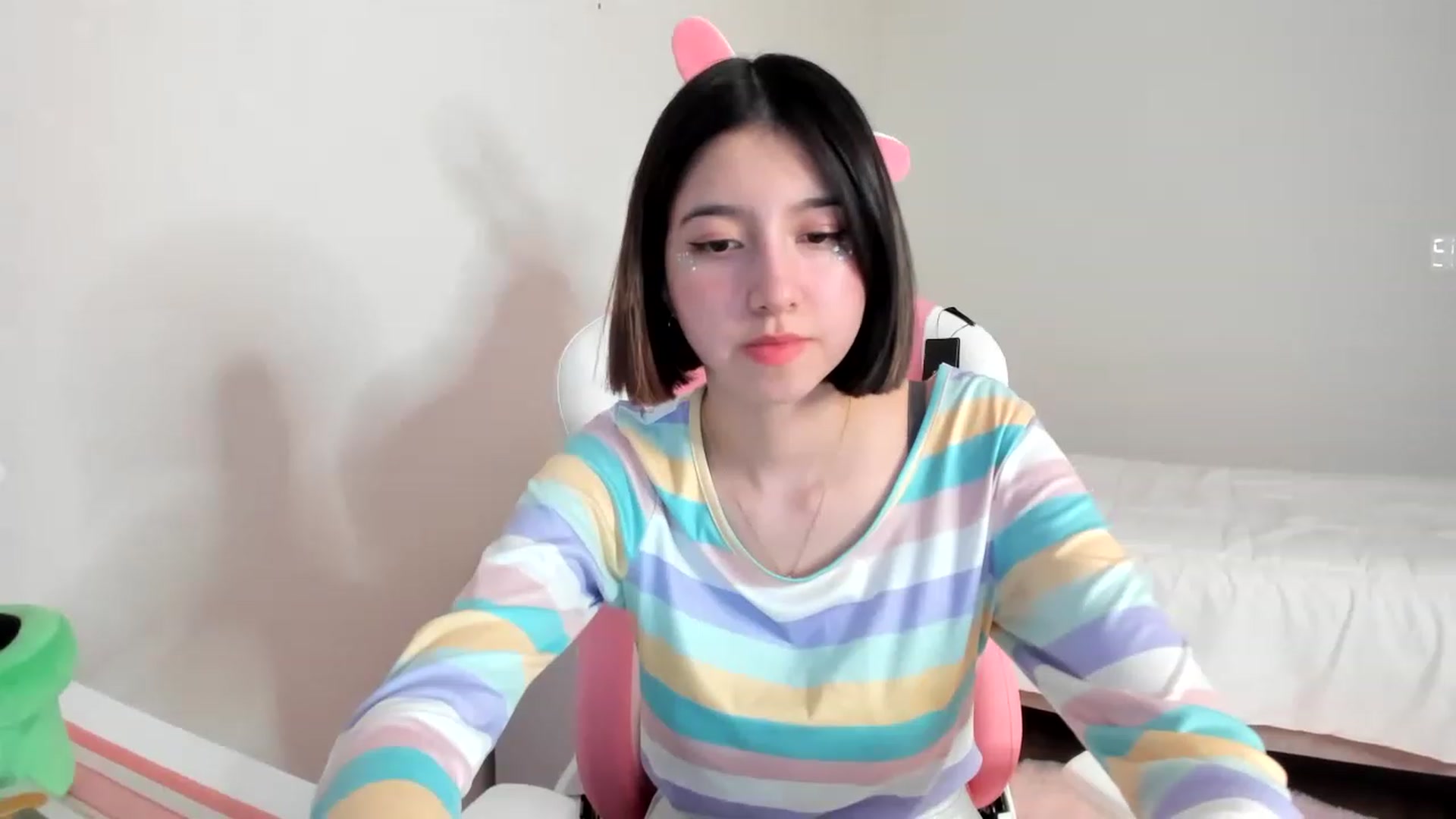 Gallery image thumbnail from Cherrycute666's myfreecams stream on, 03/15/2023, 08:17 image 19 of 20