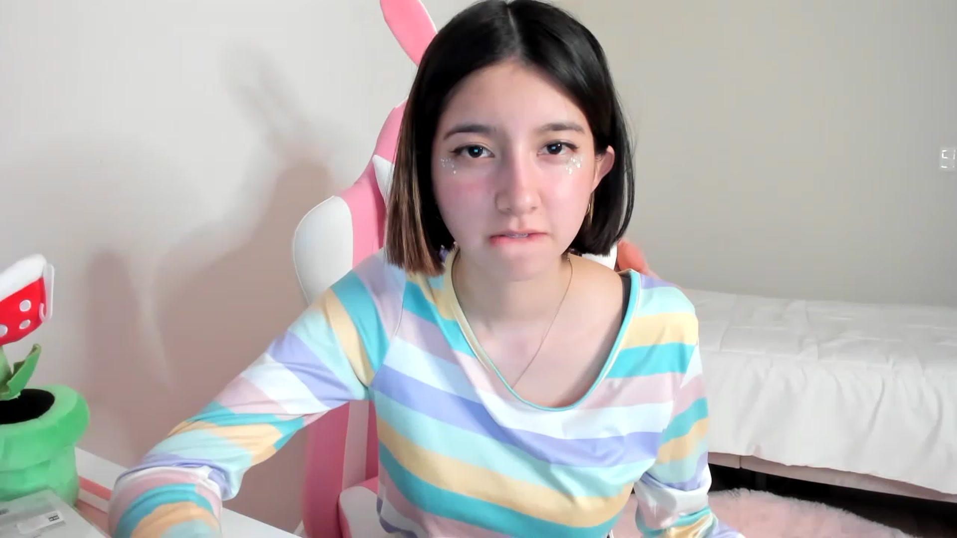 Gallery image thumbnail from Cherrycute666's myfreecams stream on, 03/15/2023, 08:17 image 4 of 20