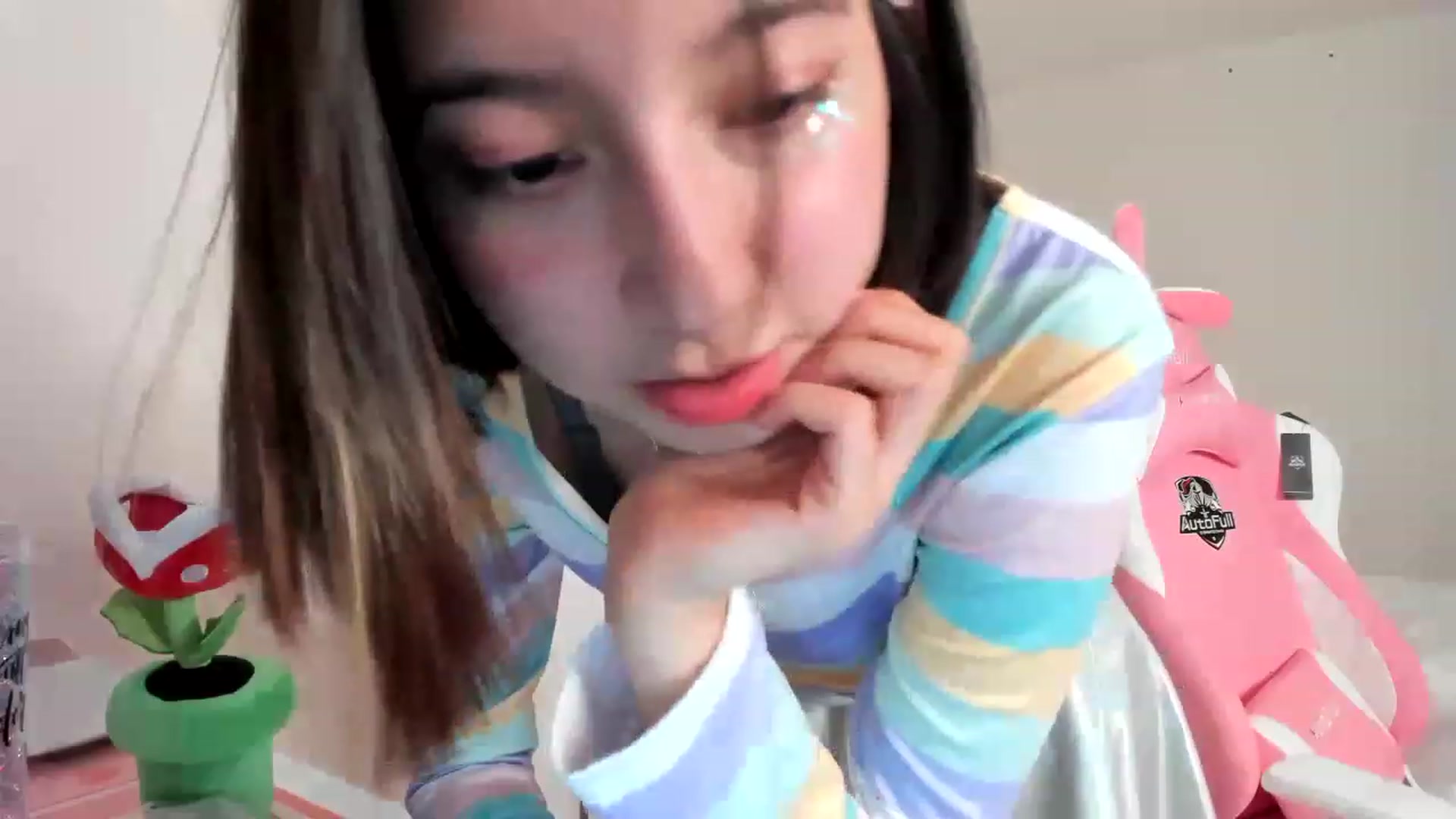 Gallery image thumbnail from Cherrycute666's myfreecams stream on, 03/15/2023, 08:17 image 8 of 20