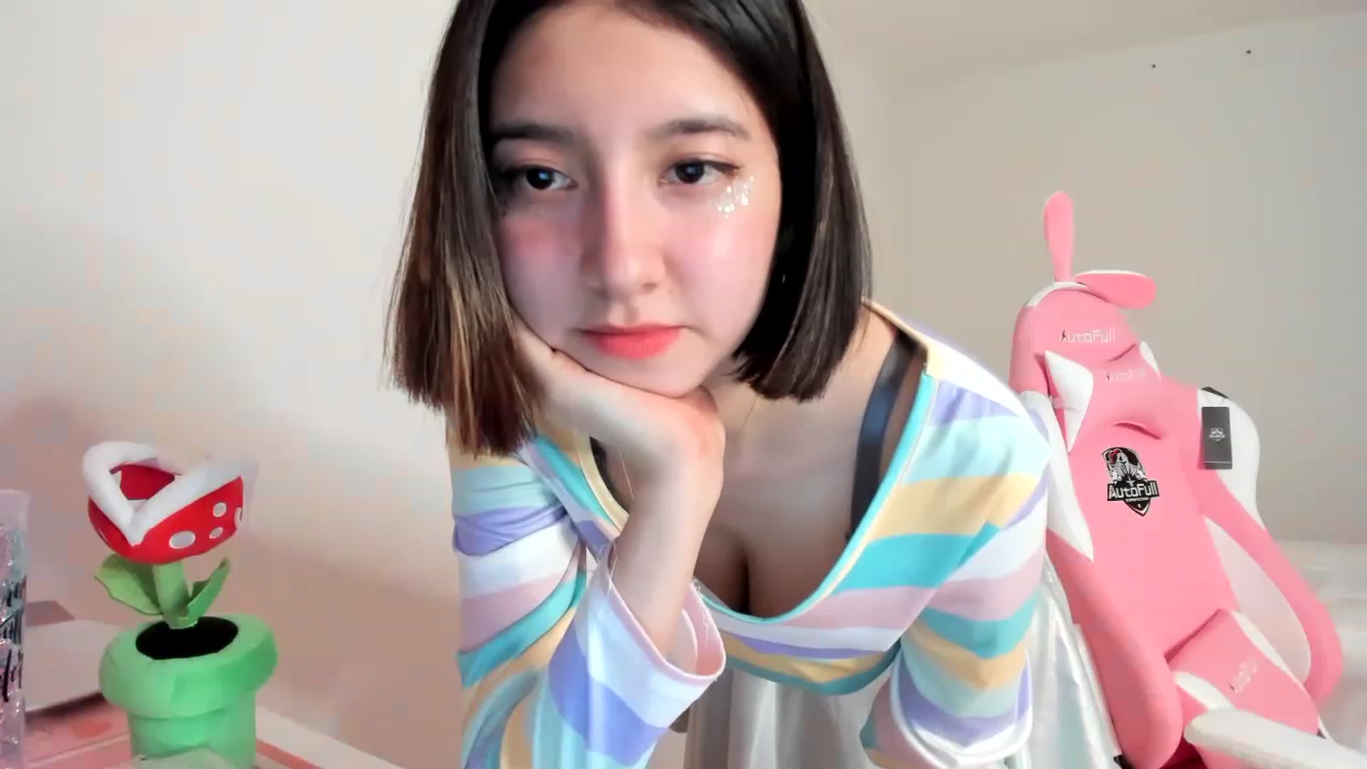 Gallery image thumbnail from Cherrycute666's myfreecams stream on, 03/15/2023, 08:17 image 9 of 20