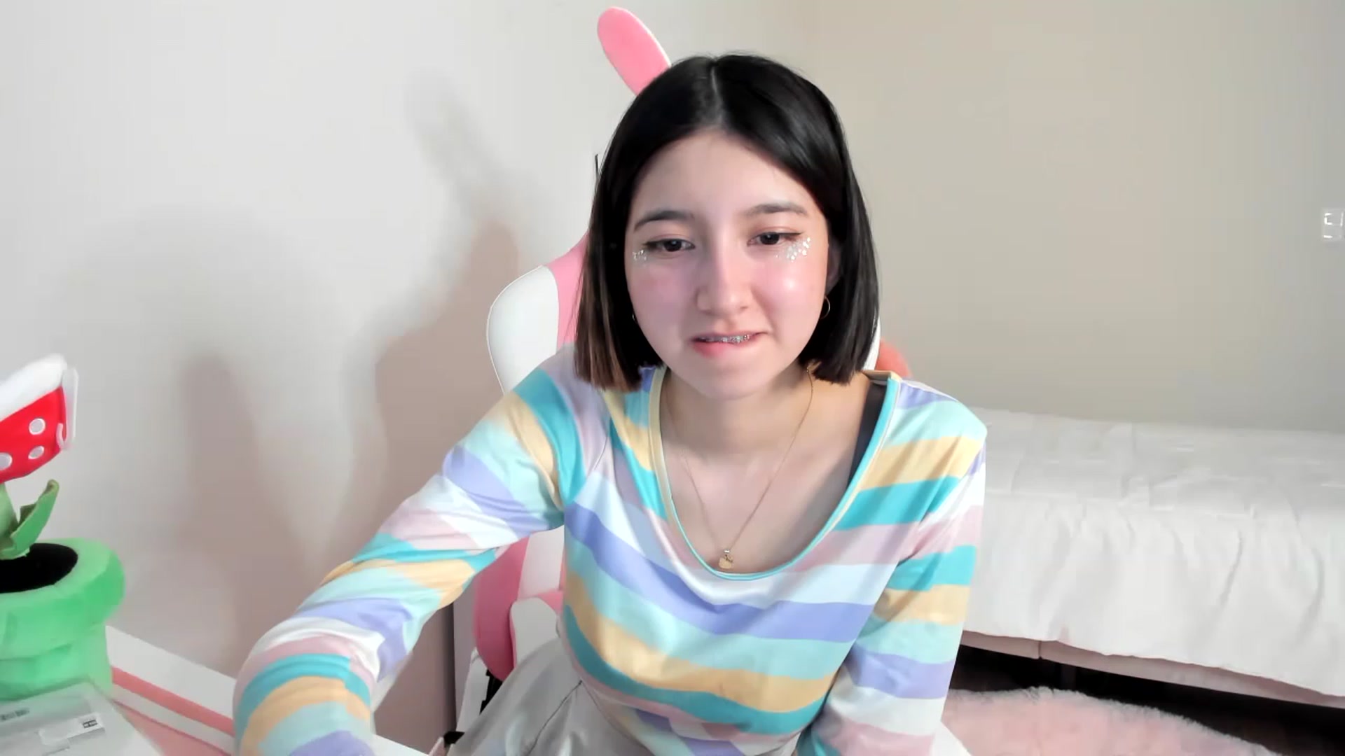 Gallery image thumbnail from Cherrycute666's myfreecams stream on, 03/15/2023, 08:17 image 5 of 20