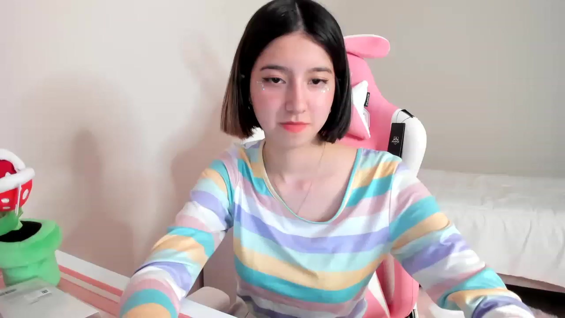 Gallery image thumbnail from Cherrycute666's myfreecams stream on, 03/15/2023, 08:17 image 11 of 20