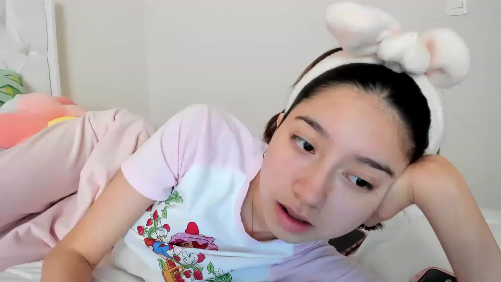 Gallery image thumbnail from Cherrycute666's myfreecams stream on, 03/15/2023, 17:28 image 19 of 20