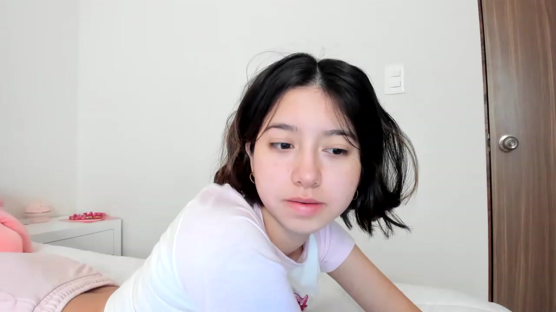 Gallery image thumbnail from Cherrycute666's myfreecams stream on, 03/15/2023, 17:28 image 7 of 20