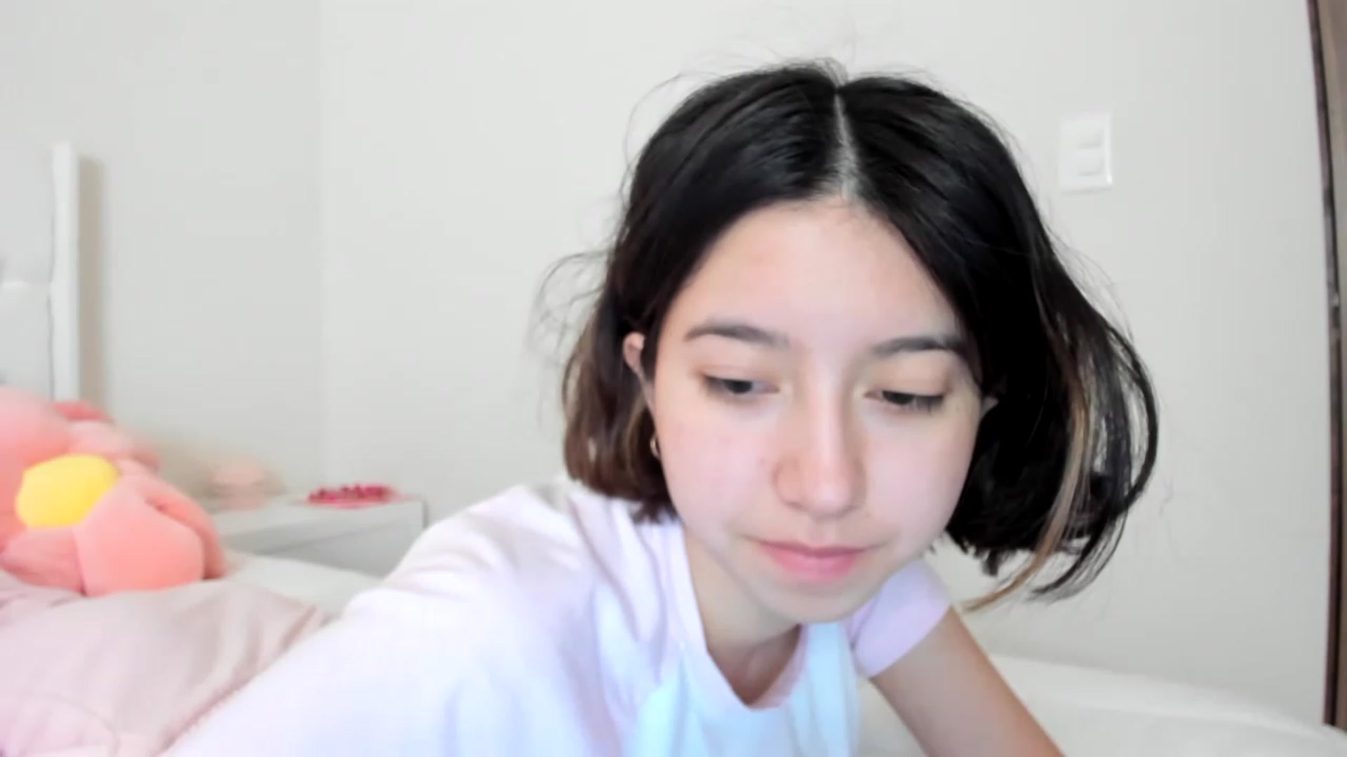 Gallery image thumbnail from Cherrycute666's myfreecams stream on, 03/15/2023, 17:28 image 9 of 20