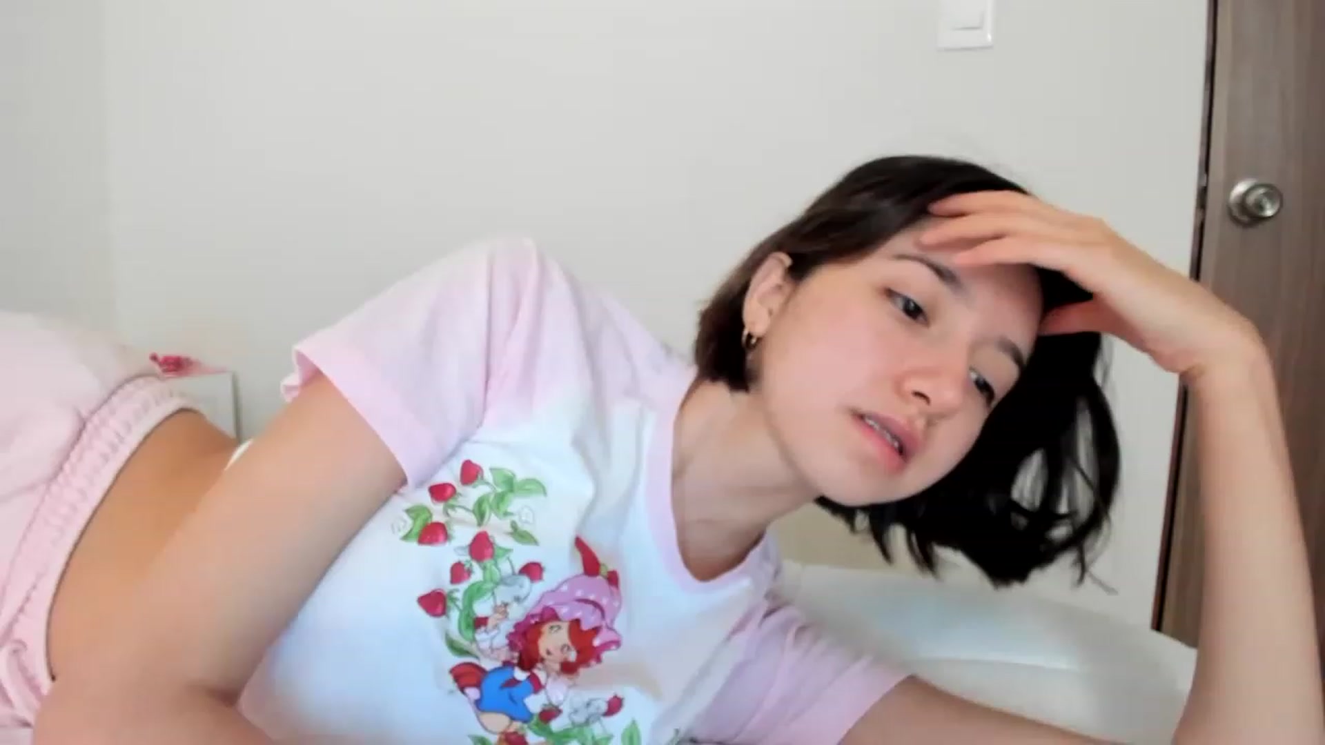 Gallery image thumbnail from Cherrycute666's myfreecams stream on, 03/15/2023, 17:28 image 6 of 20