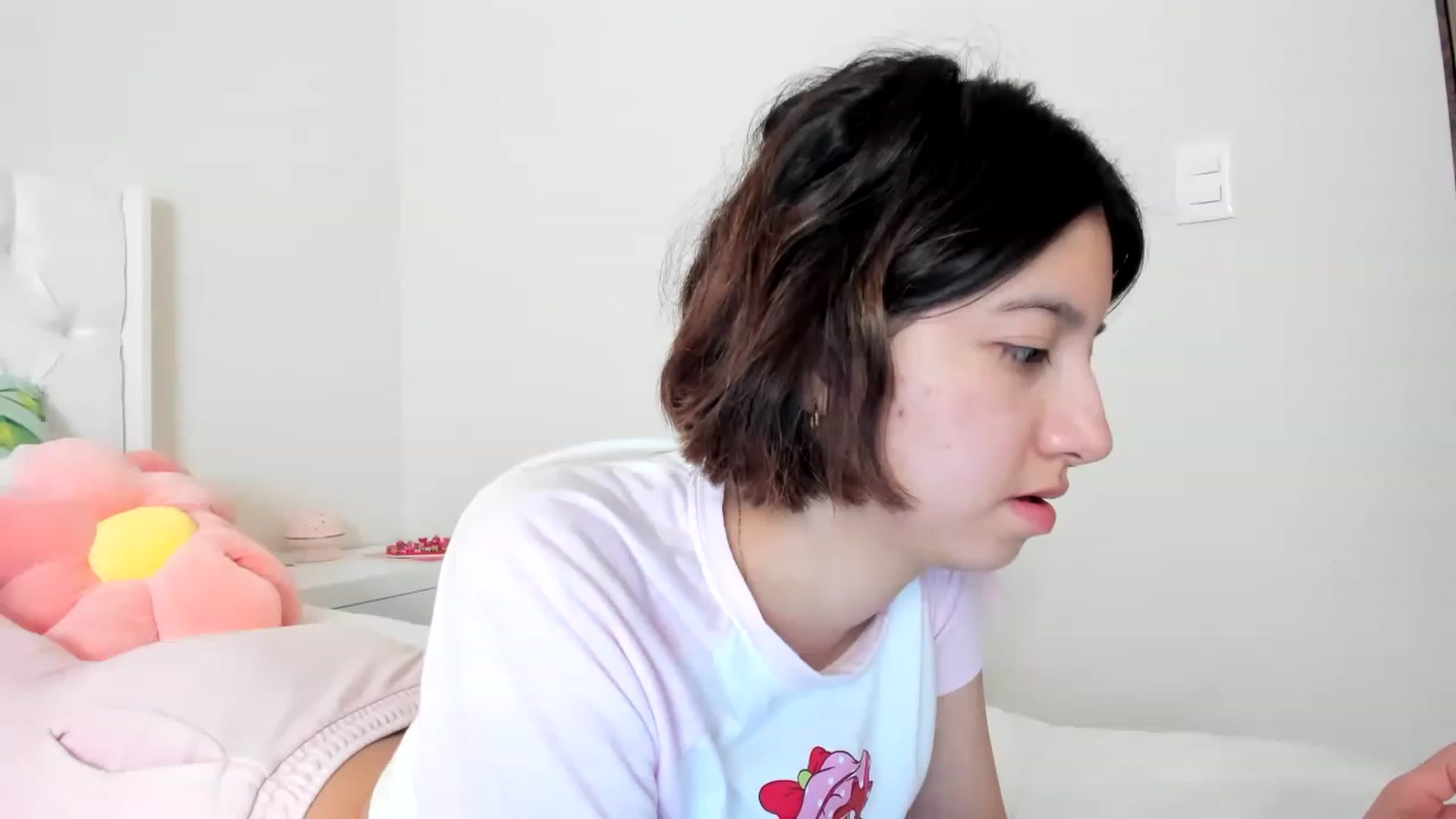 Gallery image thumbnail from Cherrycute666's myfreecams stream on, 03/15/2023, 17:28 image 14 of 20