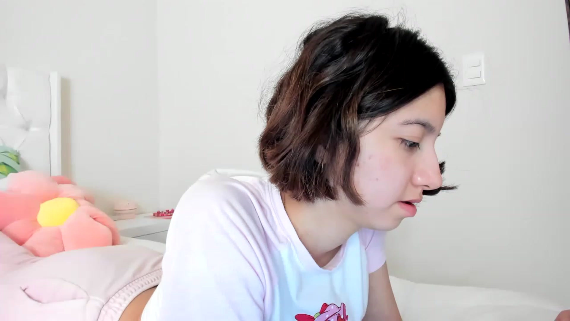 Gallery image thumbnail from Cherrycute666's myfreecams stream on, 03/15/2023, 17:28 image 13 of 20