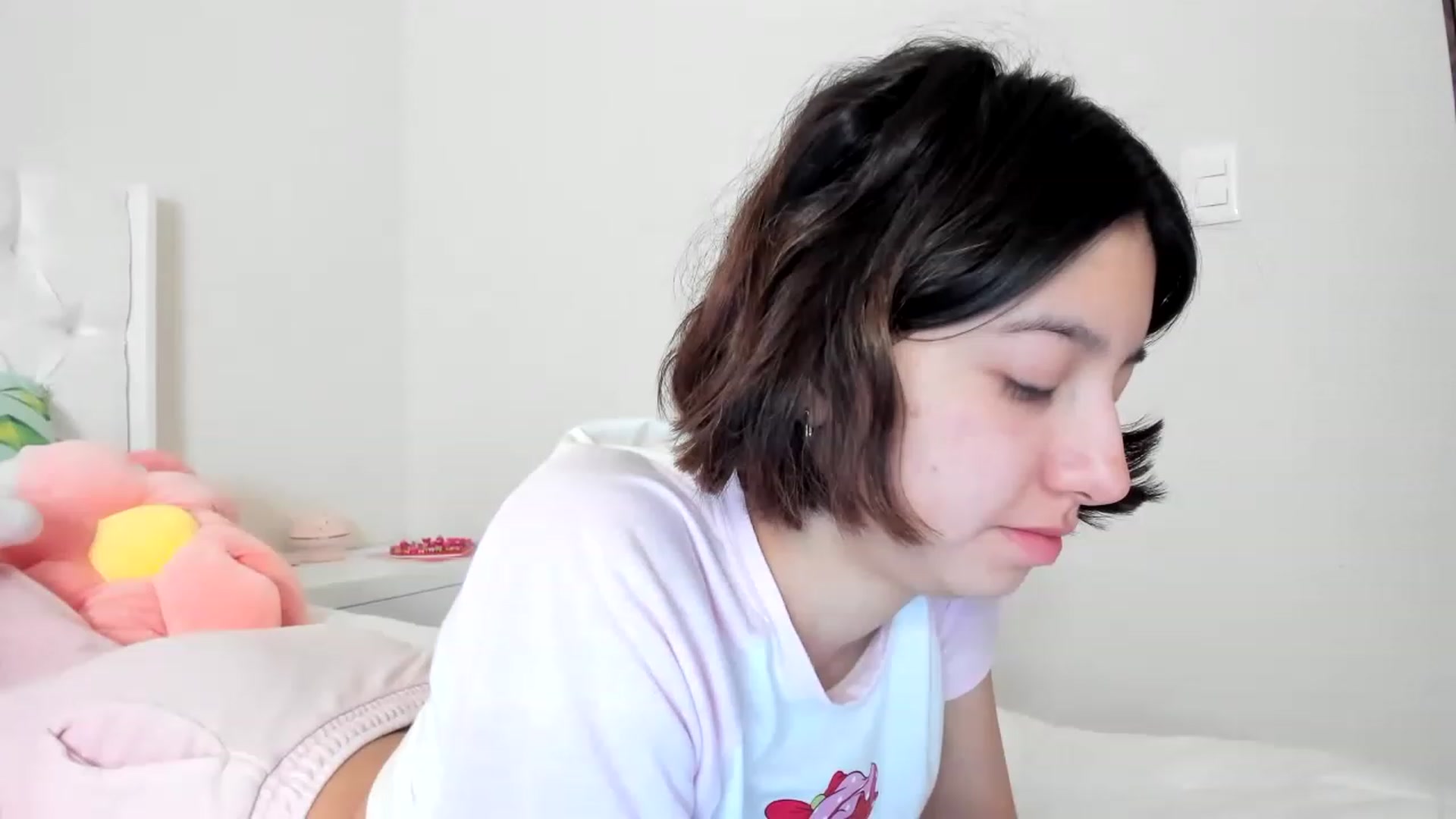 Gallery image thumbnail from Cherrycute666's myfreecams stream on, 03/15/2023, 17:28 image 16 of 20