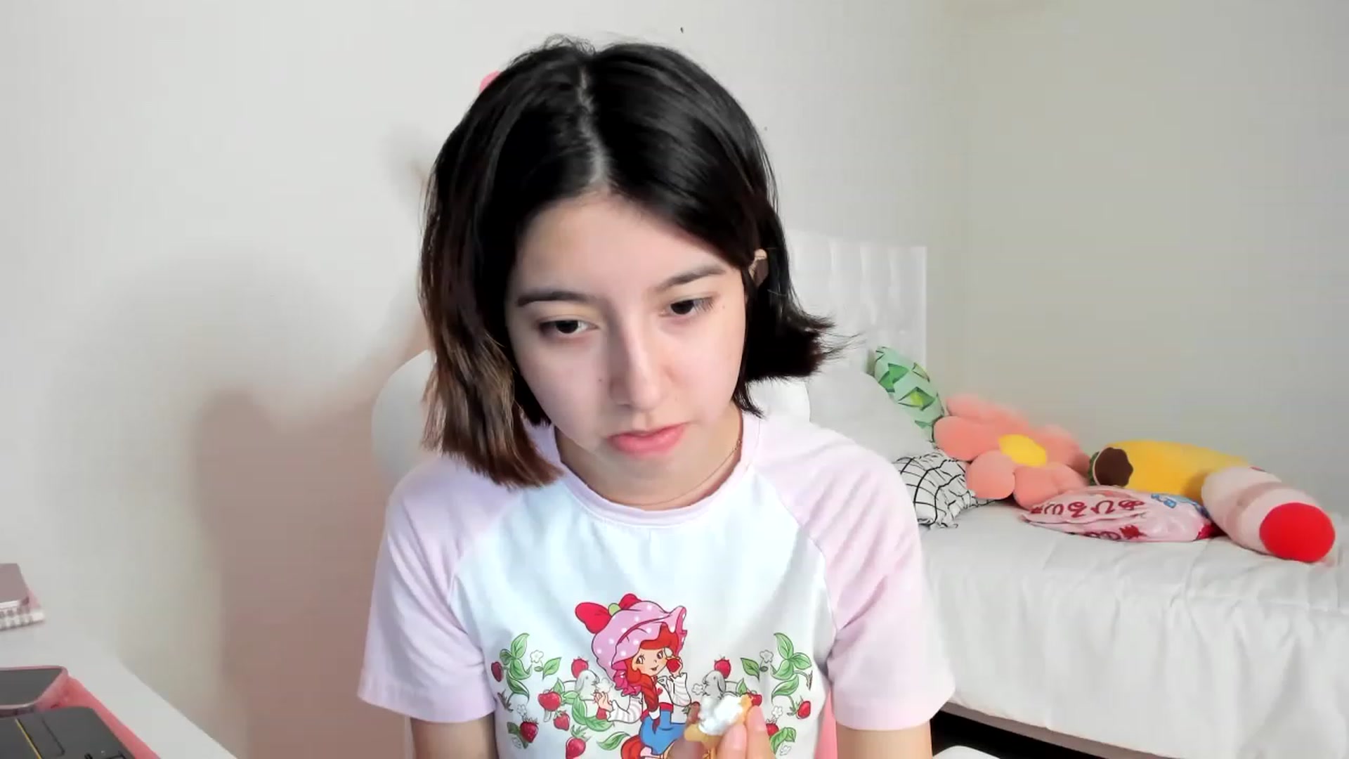 Gallery image thumbnail from Cherrycute666's myfreecams stream on, 03/16/2023, 24:05 image 2 of 20