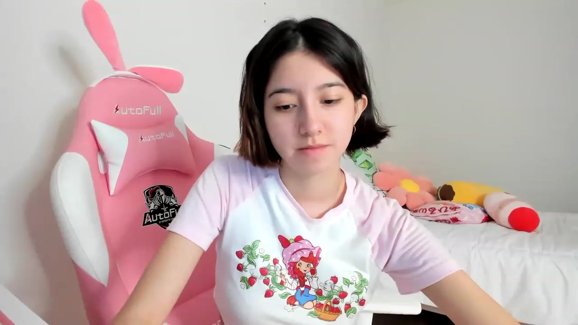 Gallery image thumbnail from Cherrycute666's myfreecams stream on, 03/16/2023, 24:05 image 3 of 20