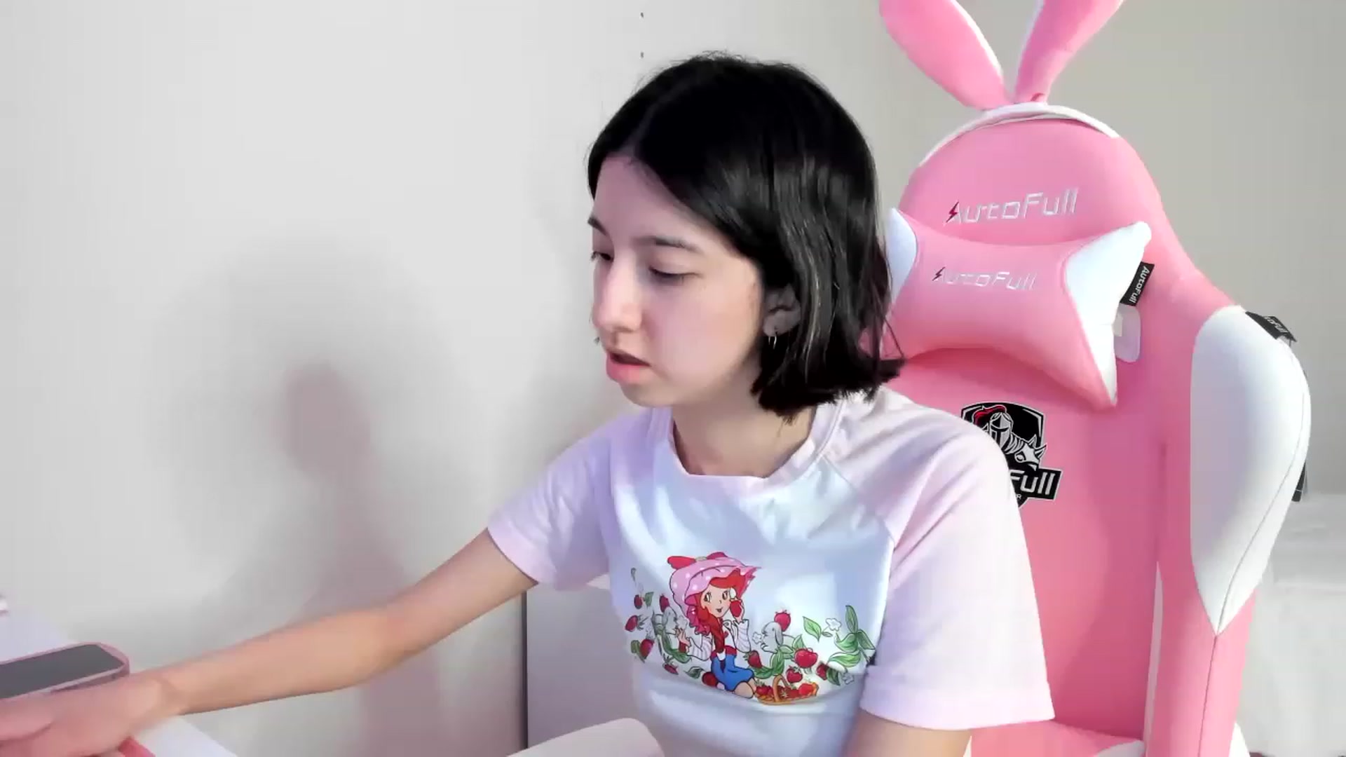 Gallery image thumbnail from Cherrycute666's myfreecams stream on, 03/16/2023, 24:05 image 18 of 20