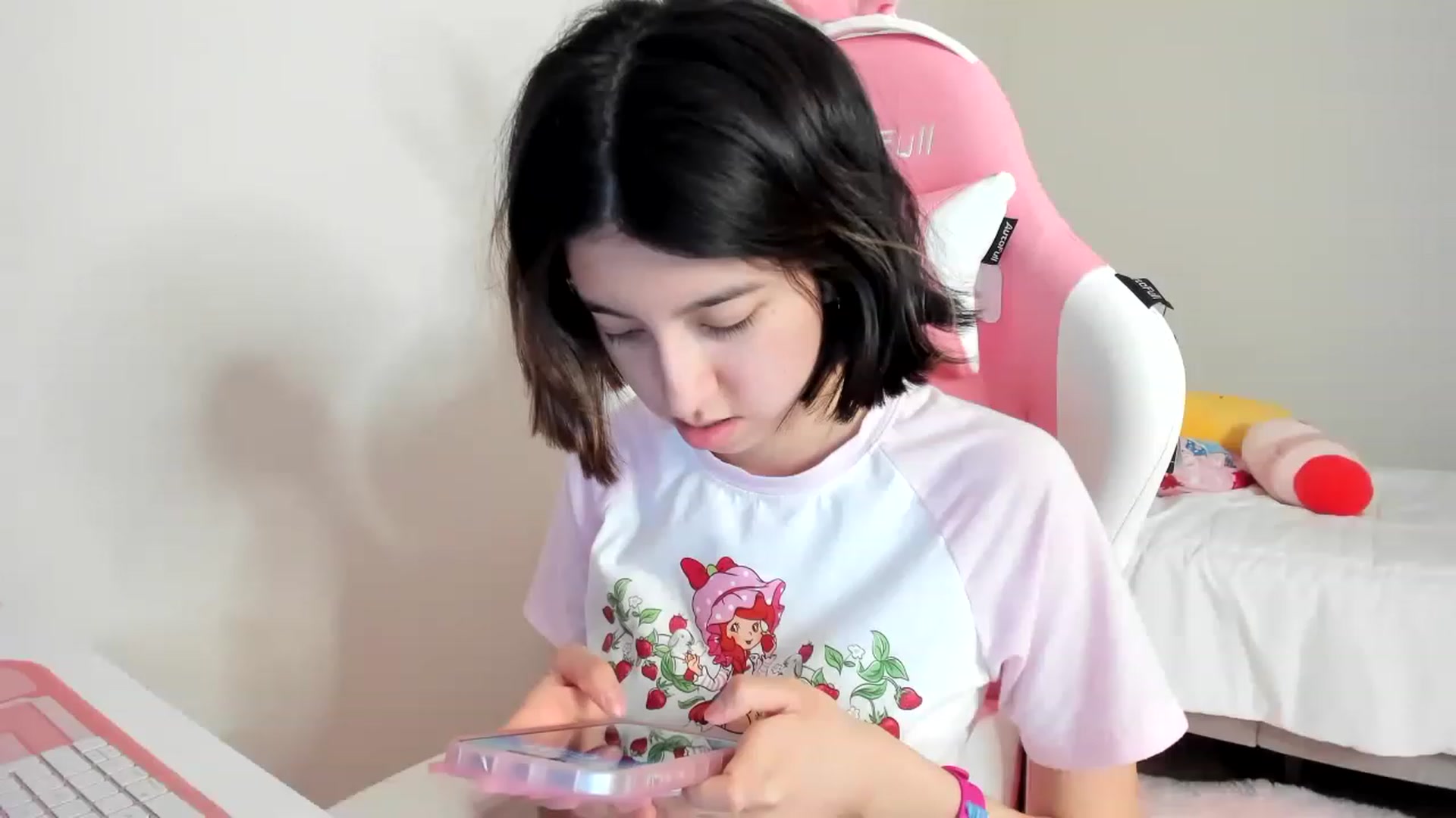 Gallery image thumbnail from Cherrycute666's myfreecams stream on, 03/16/2023, 02:36 image 5 of 20