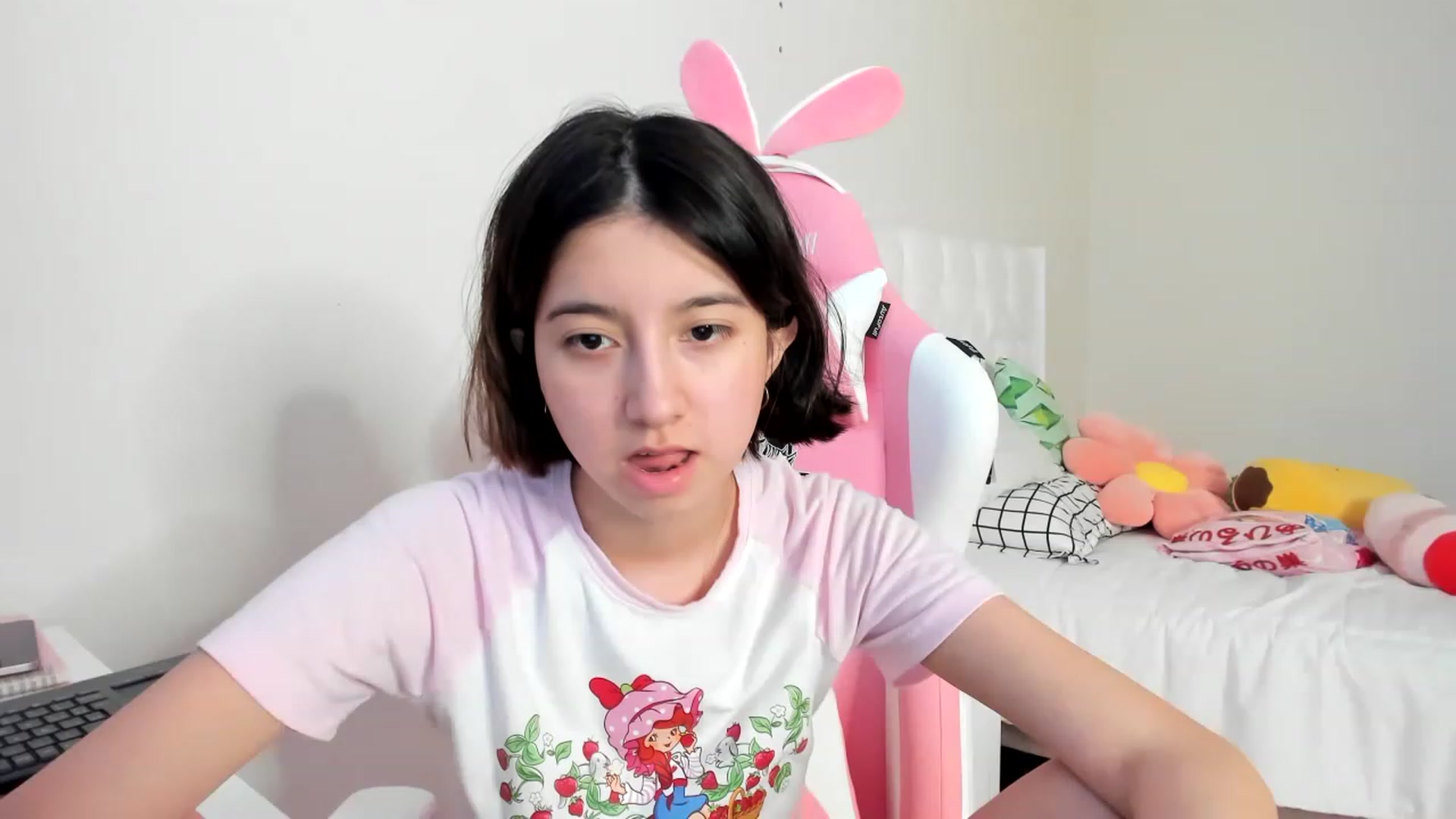 Gallery image thumbnail from Cherrycute666's myfreecams stream on, 03/16/2023, 05:07 image 19 of 20