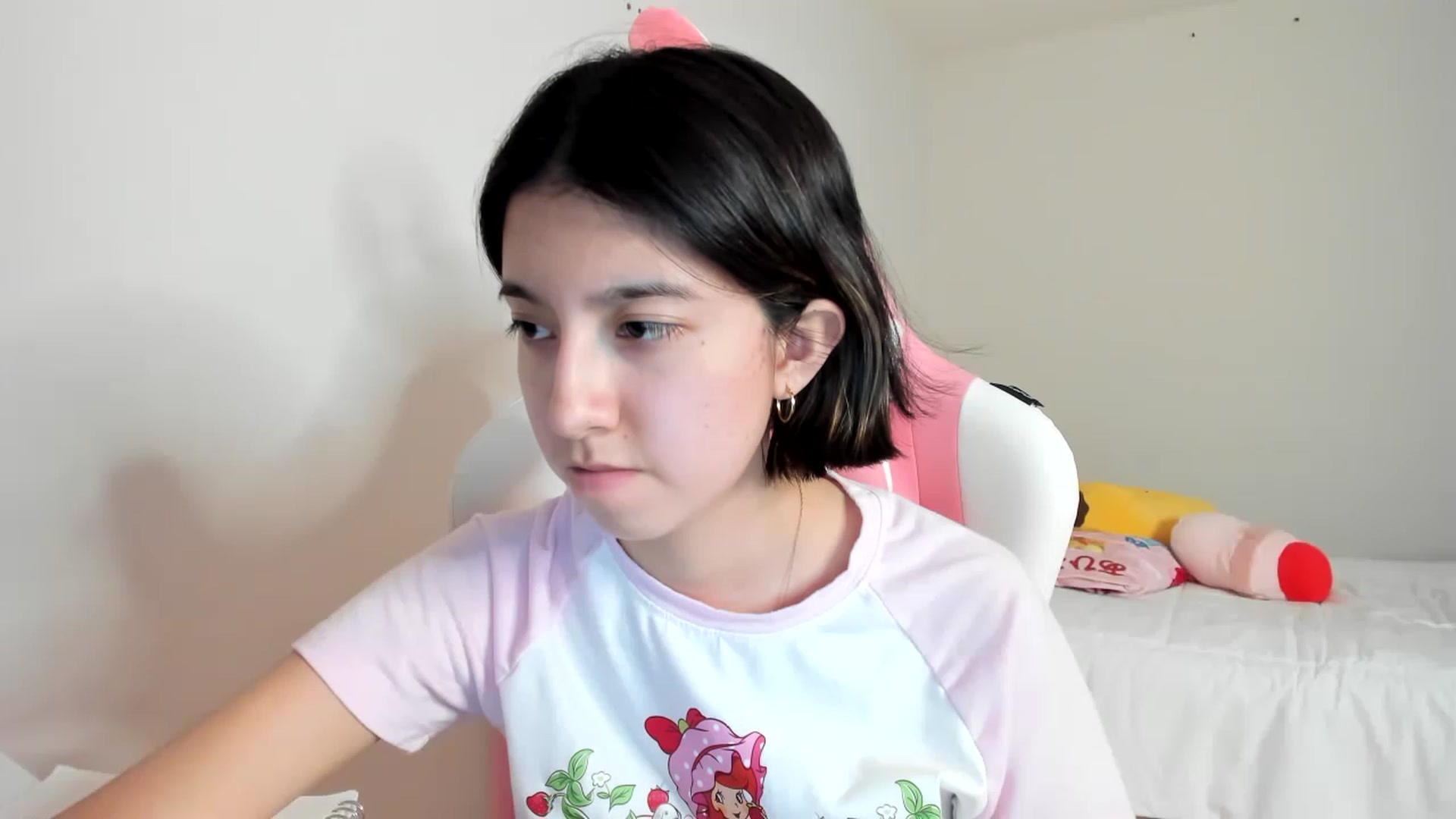 Gallery image thumbnail from Cherrycute666's myfreecams stream on, 03/16/2023, 10:54 image 16 of 20