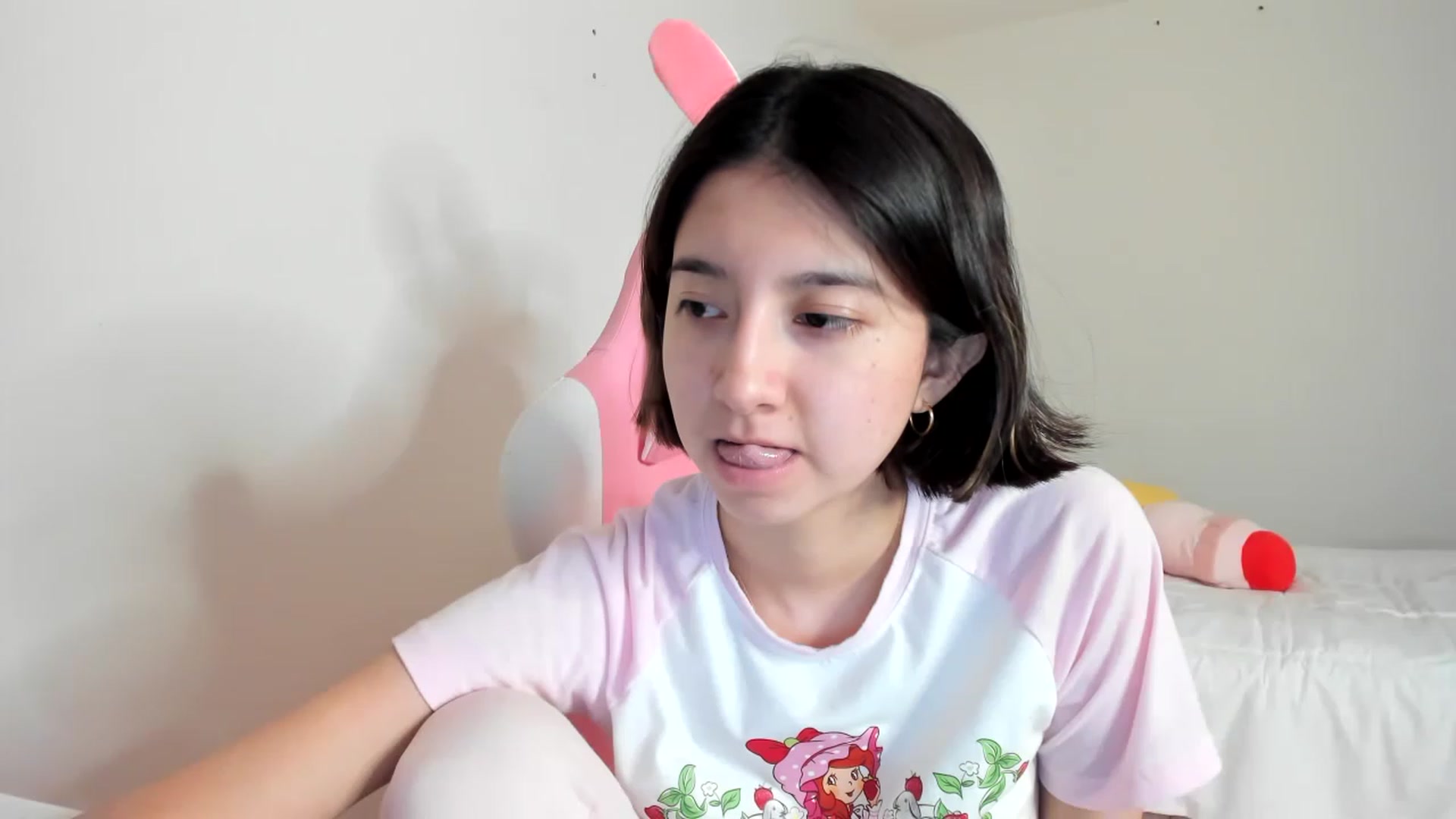 Gallery image thumbnail from Cherrycute666's myfreecams stream on, 03/16/2023, 10:54 image 19 of 20