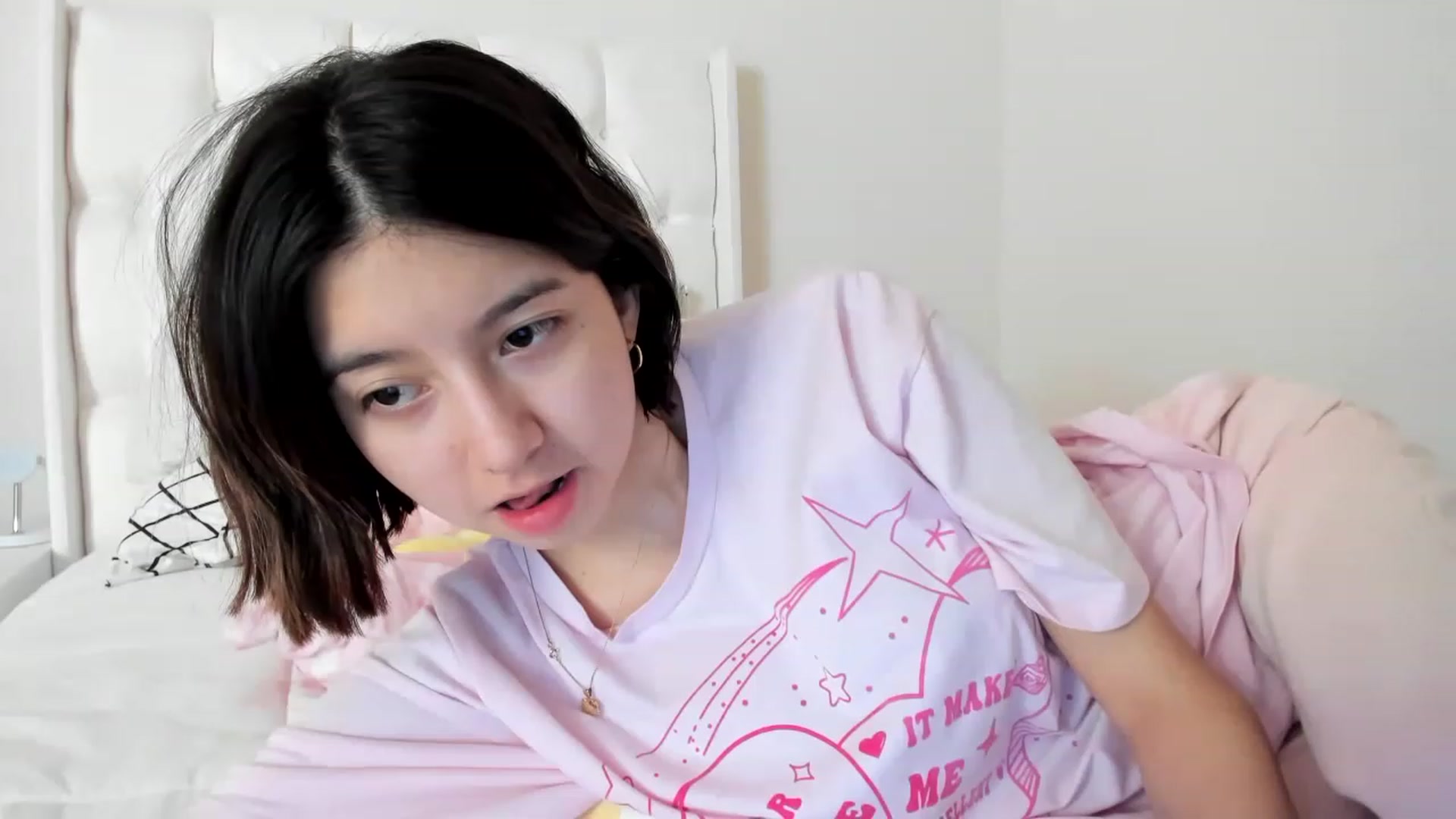 Gallery image thumbnail from Cherrycute666's myfreecams stream on, 03/16/2023, 18:42 image 15 of 20