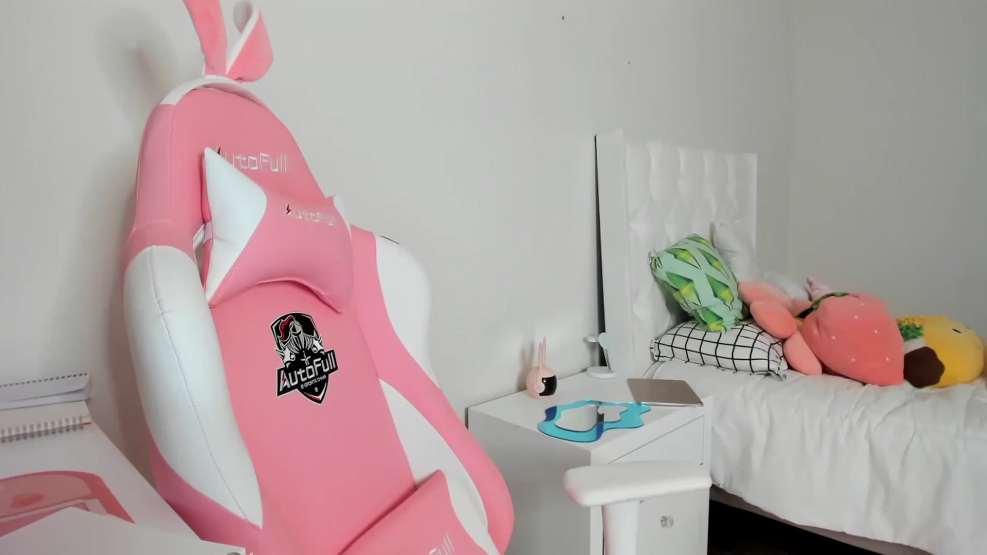 Gallery image thumbnail from Cherrycute666's myfreecams stream on, 03/17/2023, 08:41 image 20 of 20