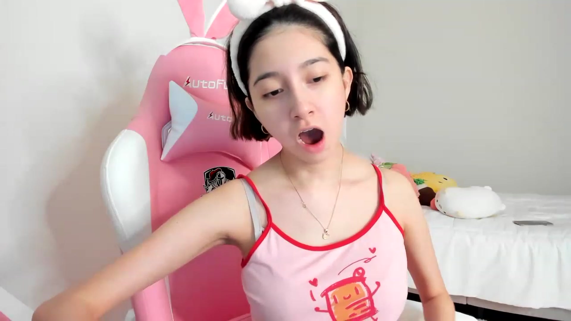 Gallery image thumbnail from Cherrycute666's myfreecams stream on, 03/17/2023, 15:24 image 11 of 20