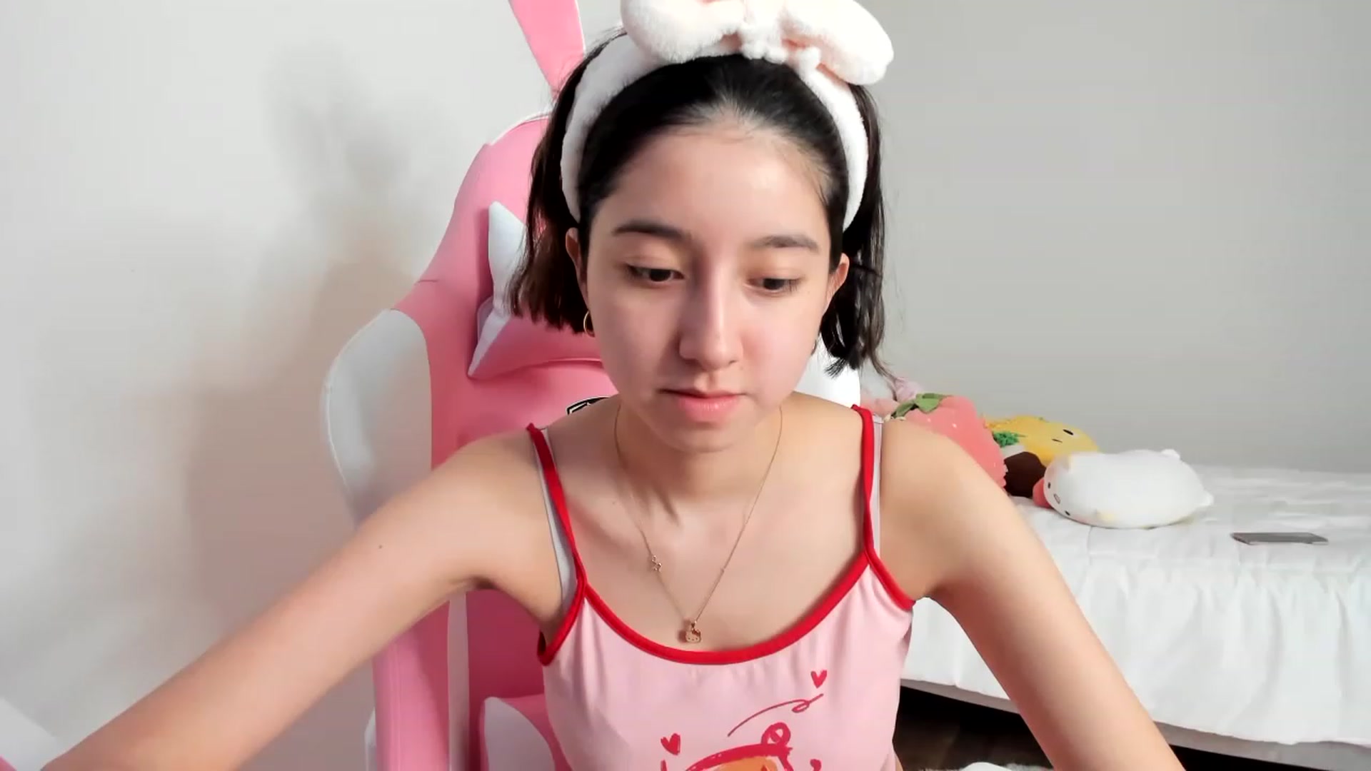 Gallery image thumbnail from Cherrycute666's myfreecams stream on, 03/17/2023, 15:24 image 10 of 20