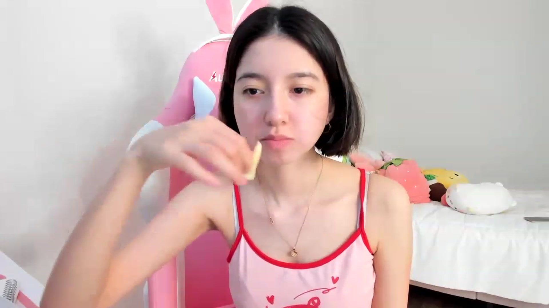 Gallery image thumbnail from Cherrycute666's myfreecams stream on, 03/17/2023, 15:24 image 16 of 20