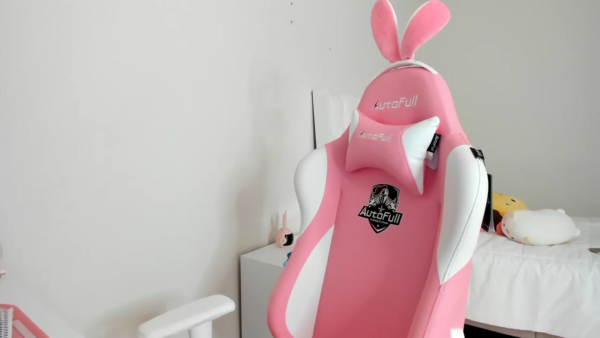 Gallery image thumbnail from Cherrycute666's myfreecams stream on, 03/17/2023, 16:09 image 4 of 20