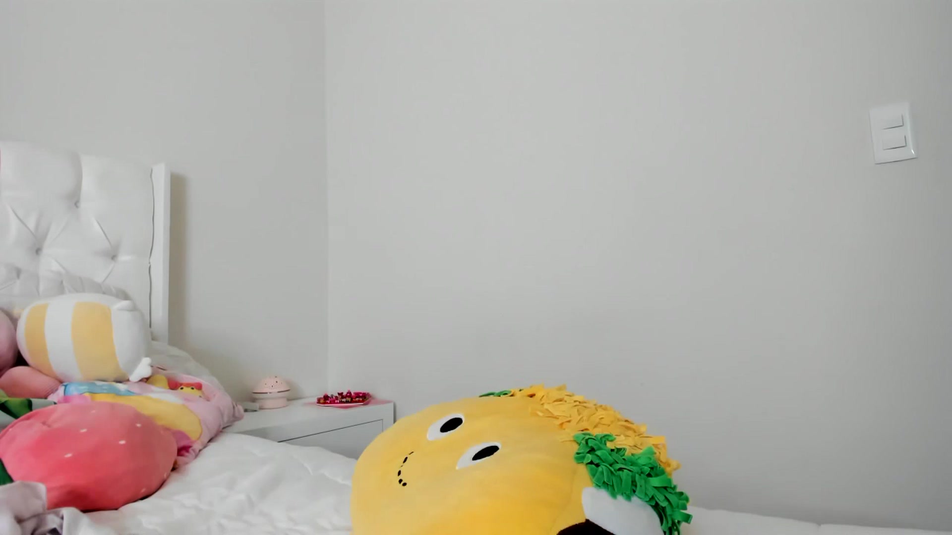 Gallery image thumbnail from Cherrycute666's myfreecams stream on, 03/17/2023, 21:18 image 9 of 20