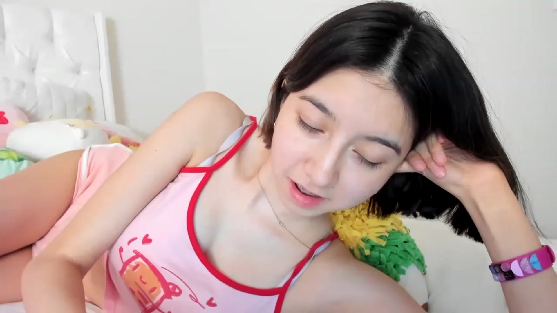 Gallery image thumbnail from Cherrycute666's myfreecams stream on, 03/17/2023, 21:18 image 3 of 20