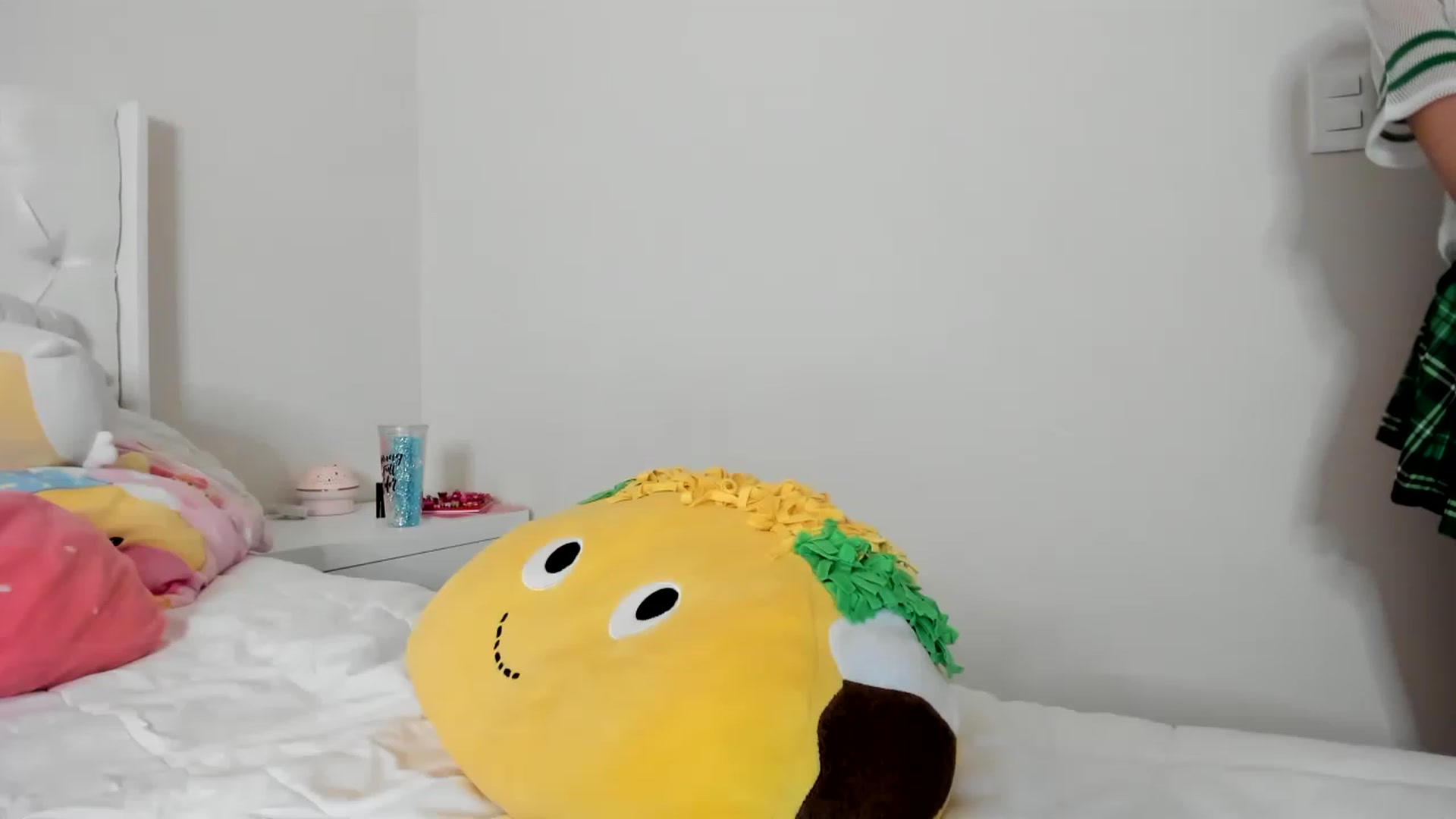 Gallery image thumbnail from Cherrycute666's myfreecams stream on, 03/17/2023, 22:16 image 19 of 20
