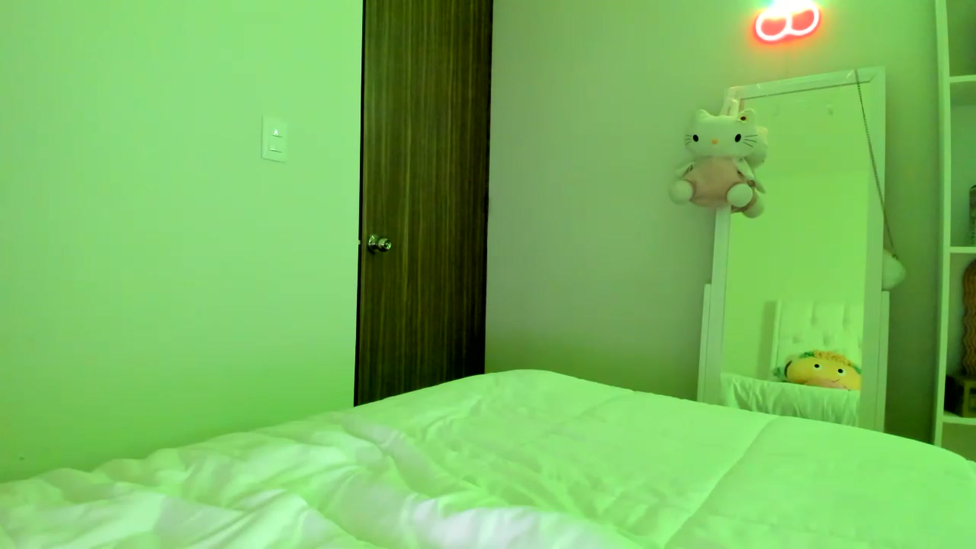 Gallery image thumbnail from Cherrycute666's myfreecams stream on, 03/18/2023, 01:52 image 6 of 20