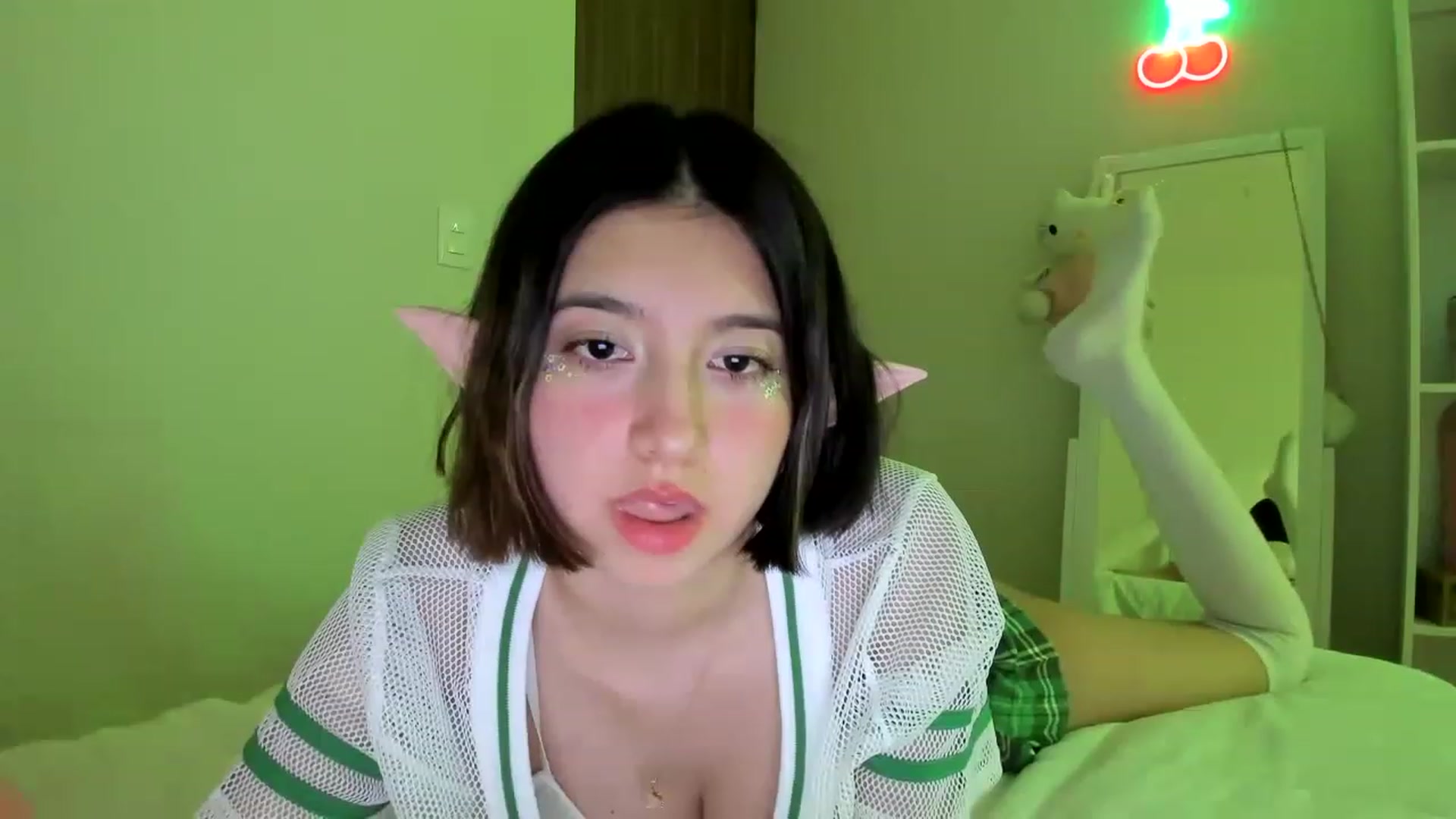 Gallery image thumbnail from Cherrycute666's myfreecams stream on, 03/18/2023, 01:52 image 3 of 20