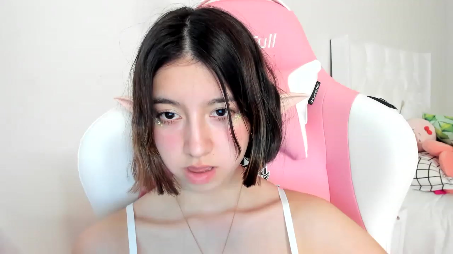 Gallery image thumbnail from Cherrycute666's myfreecams stream on, 03/18/2023, 05:50 image 4 of 20