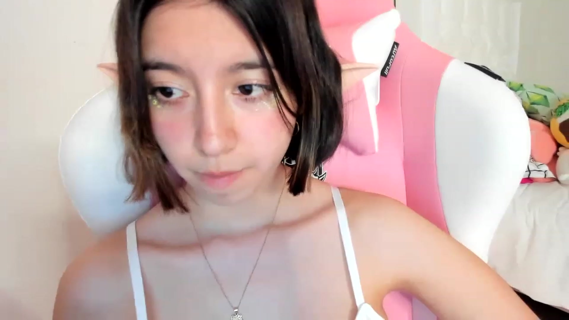 Gallery image thumbnail from Cherrycute666's myfreecams stream on, 03/18/2023, 05:50 image 3 of 20