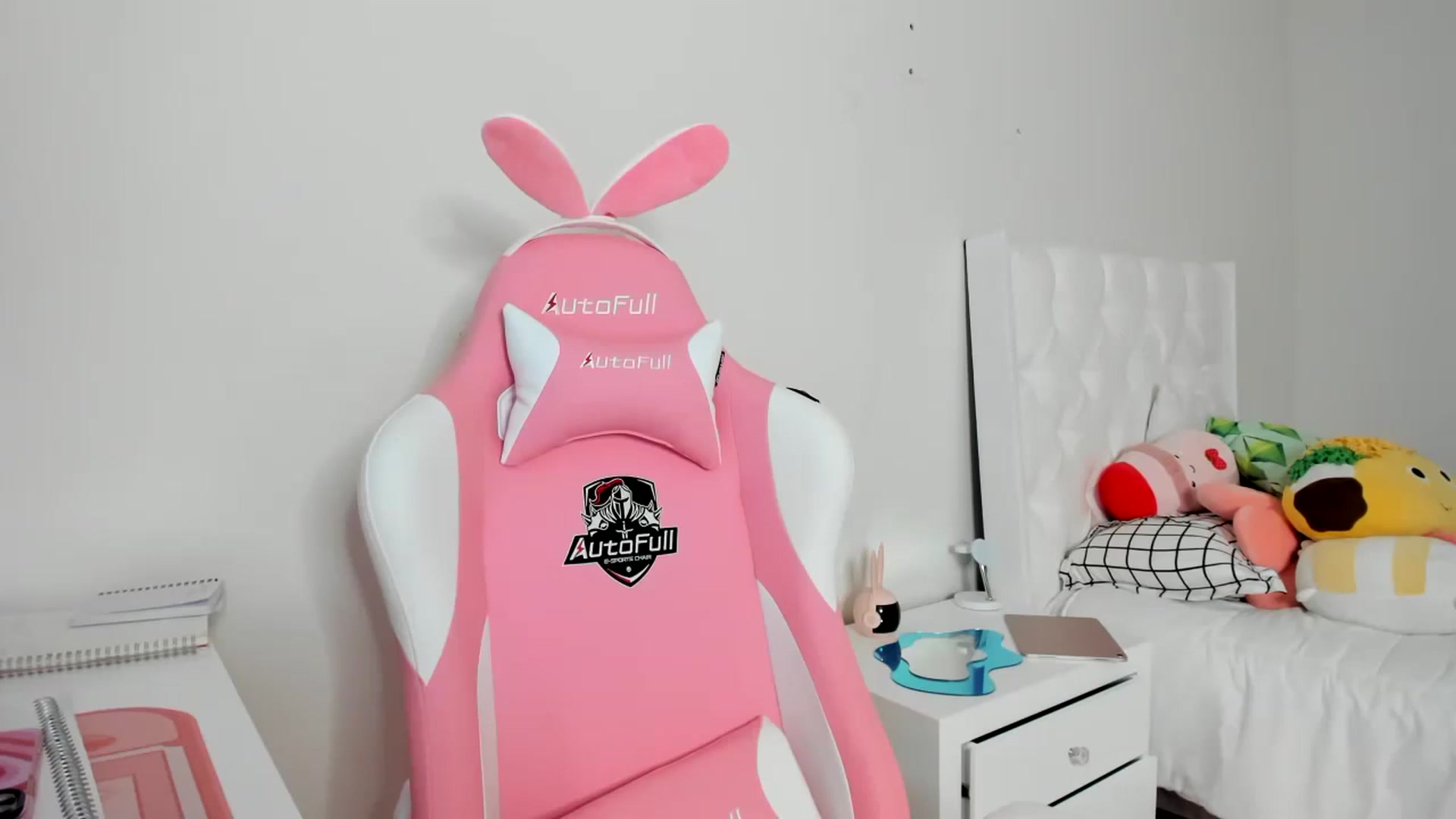 Gallery image thumbnail from Cherrycute666's myfreecams stream on, 03/18/2023, 08:38 image 15 of 20