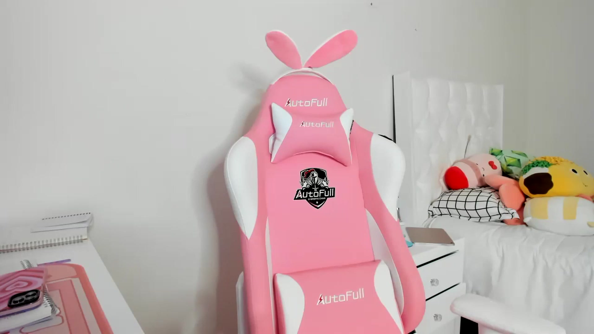 Gallery image thumbnail from Cherrycute666's myfreecams stream on, 03/18/2023, 08:38 image 8 of 20
