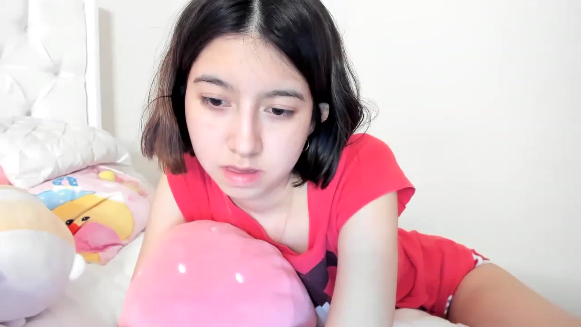 Gallery image thumbnail from Cherrycute666's myfreecams stream on, 03/19/2023, 04:25 image 11 of 20