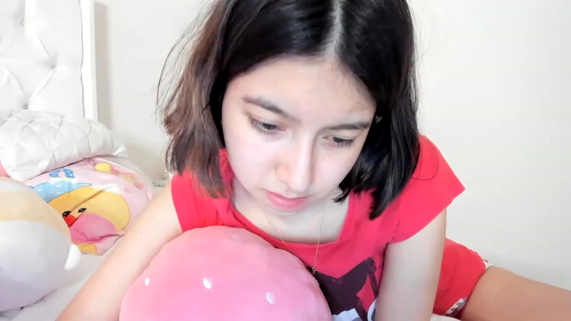 Gallery image thumbnail from Cherrycute666's myfreecams stream on, 03/19/2023, 04:25 image 10 of 20