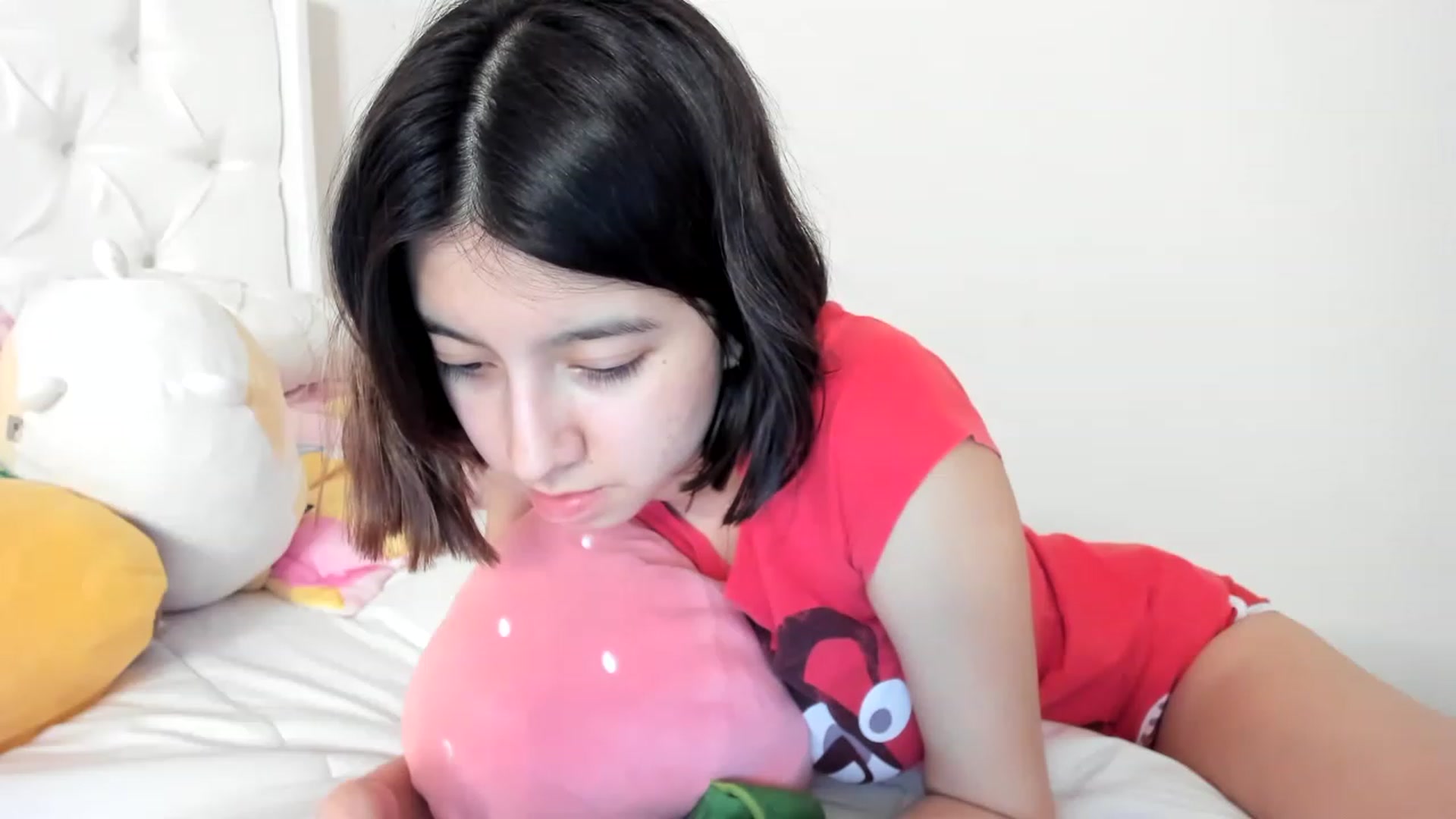 Gallery image thumbnail from Cherrycute666's myfreecams stream on, 03/19/2023, 04:25 image 5 of 20