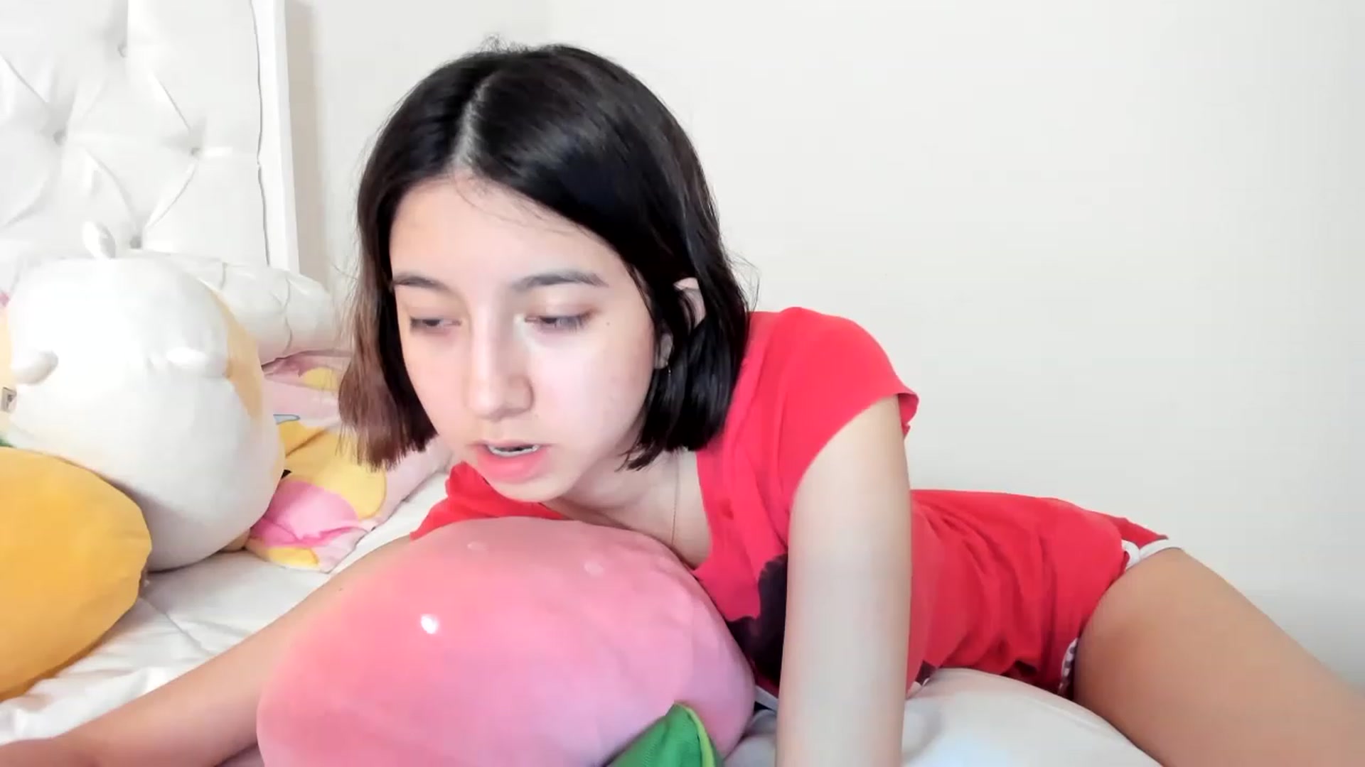 Gallery image thumbnail from Cherrycute666's myfreecams stream on, 03/19/2023, 04:25 image 2 of 20