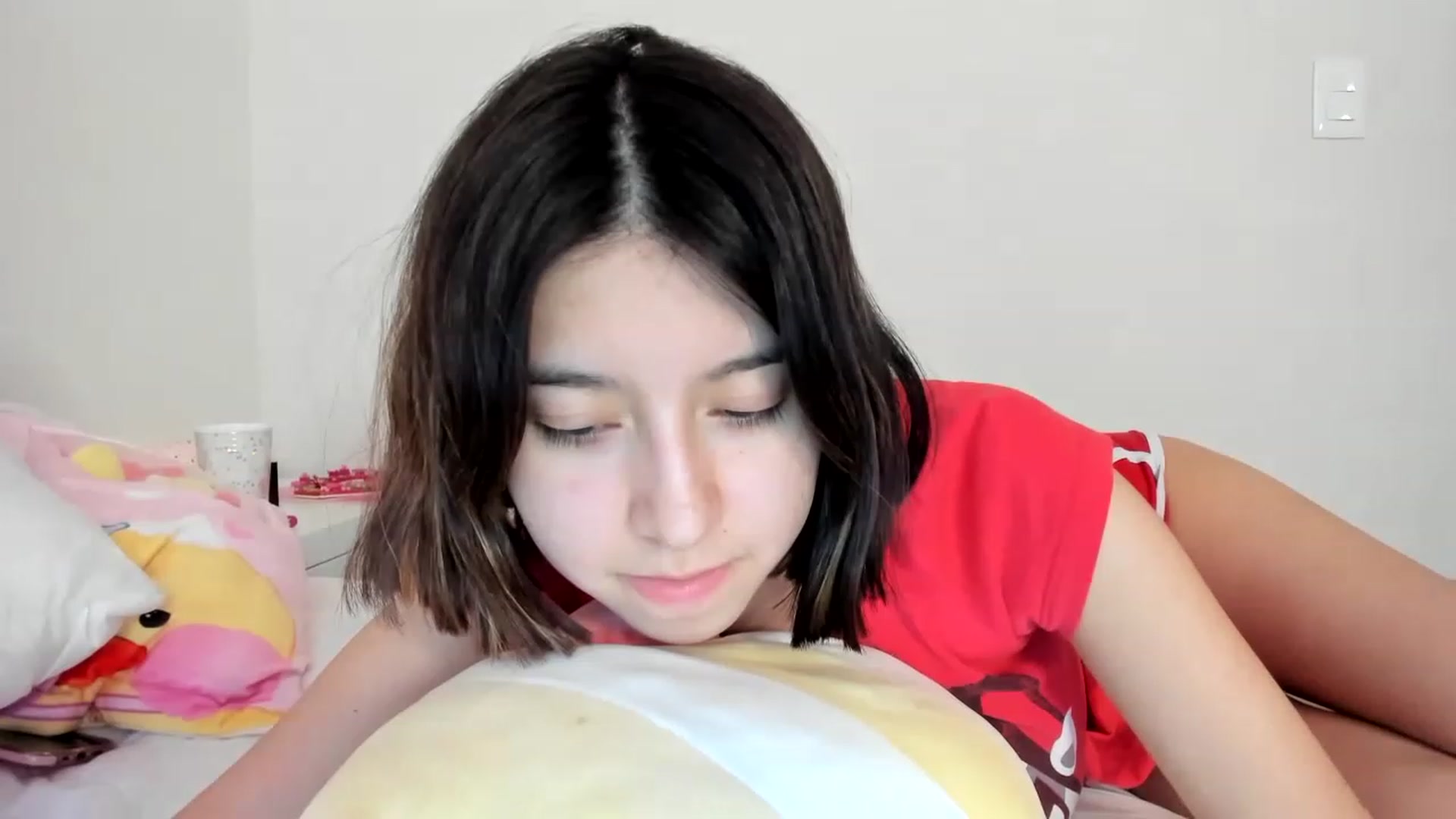 Gallery image thumbnail from Cherrycute666's myfreecams stream on, 03/19/2023, 08:11 image 8 of 20