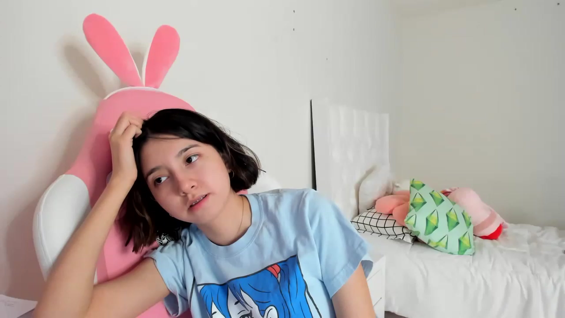 Gallery image thumbnail from Cherrycute666's myfreecams stream on, 03/19/2023, 15:38 image 7 of 20